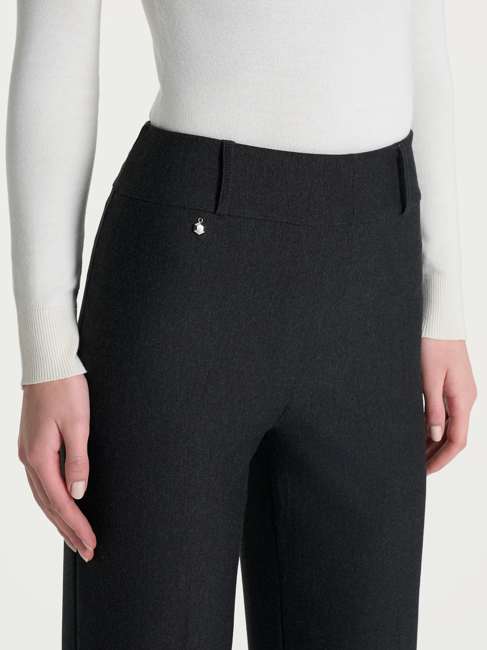 Pantalone a carota in Compact  - Oscuro Mel. - Image 3