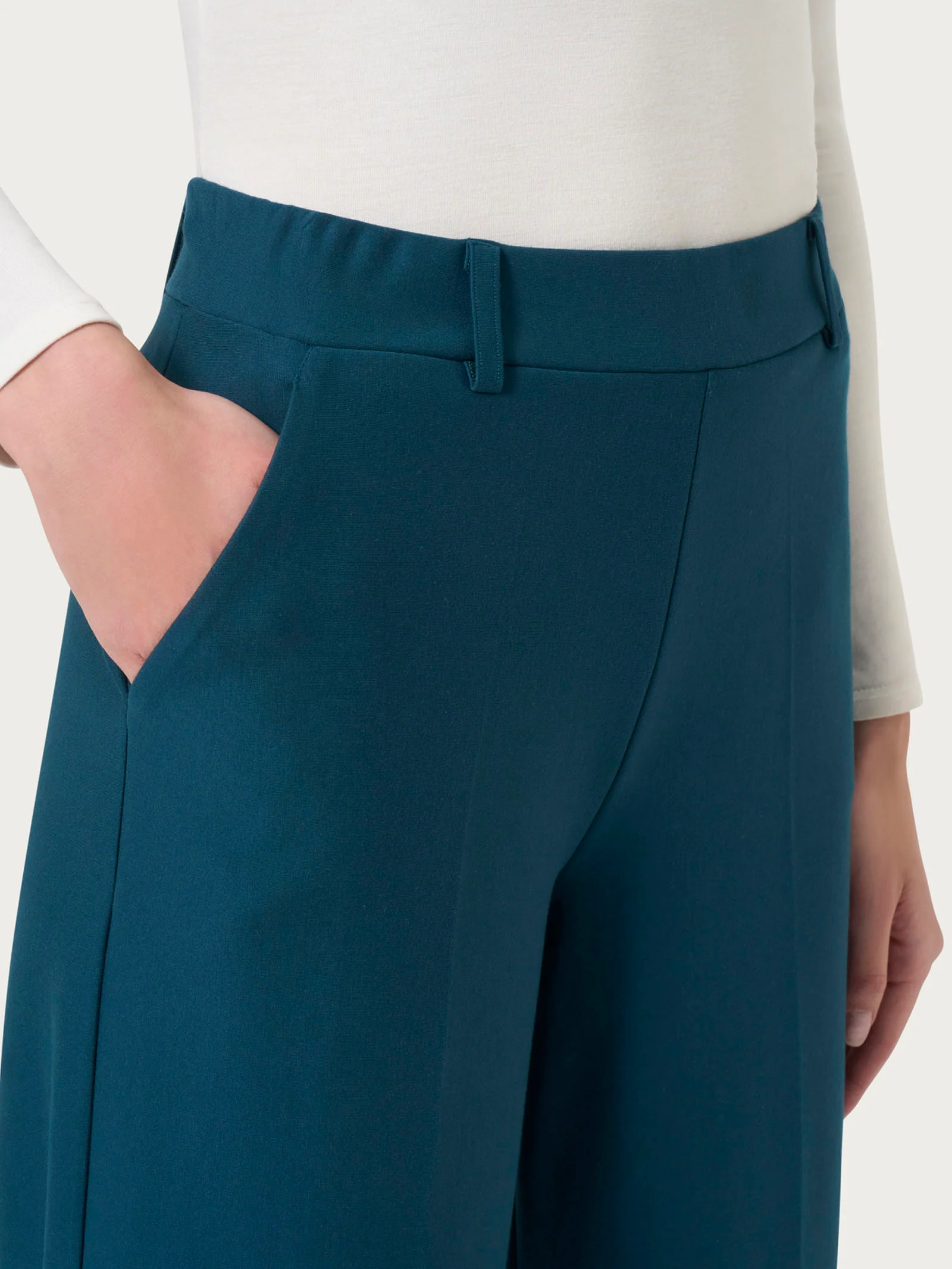 Pantalone a palazzo con tasche in Compact - Reflecting Pond - Image 3