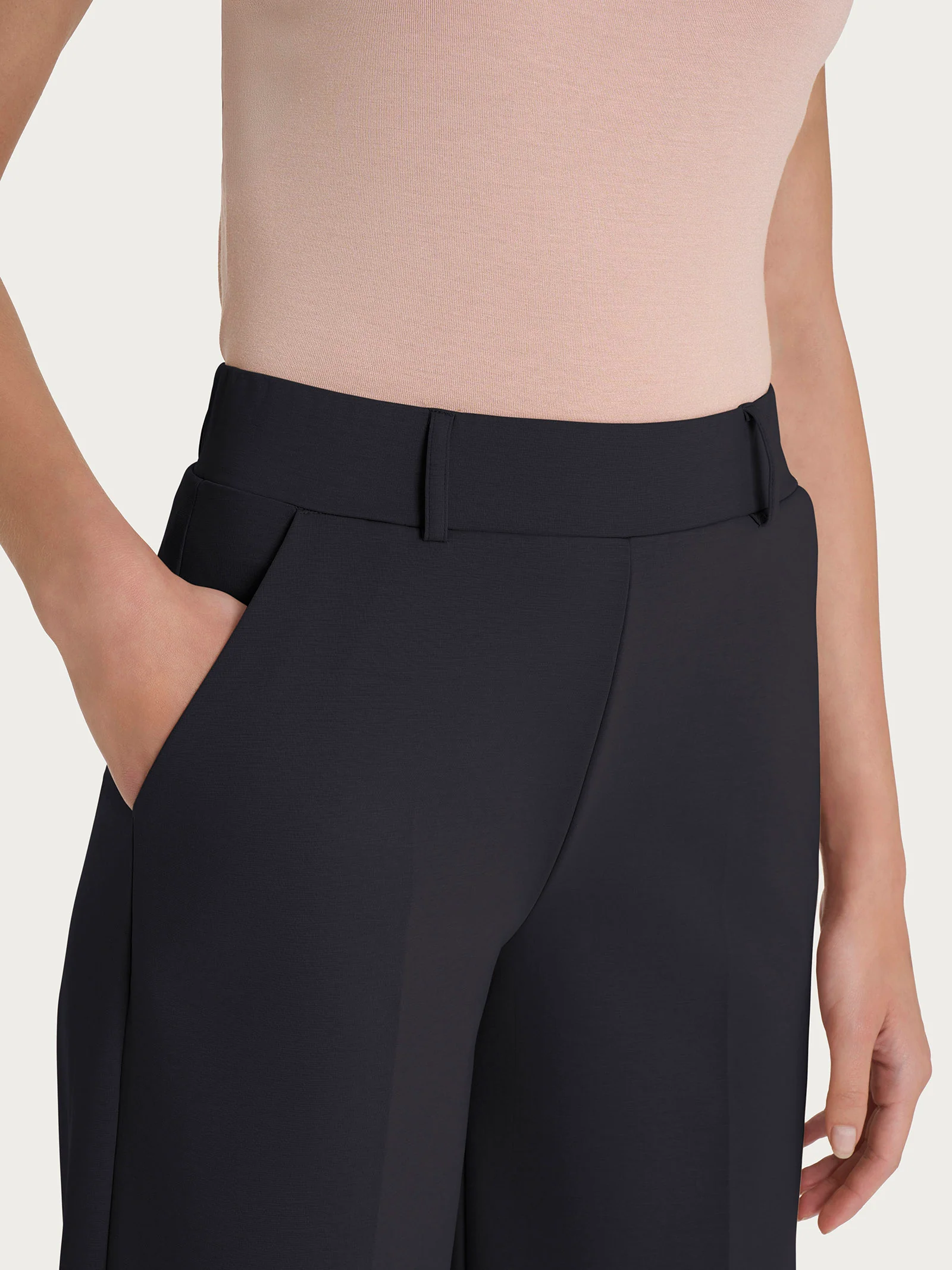 Pantalone a palazzo con tasche in Compact Light - Nero - Image 3