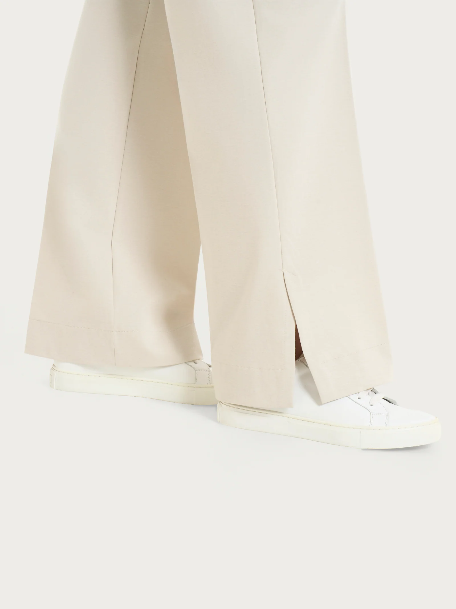 Pantalone a palazzo con tasche in Compact Light - Champignon - Image 3