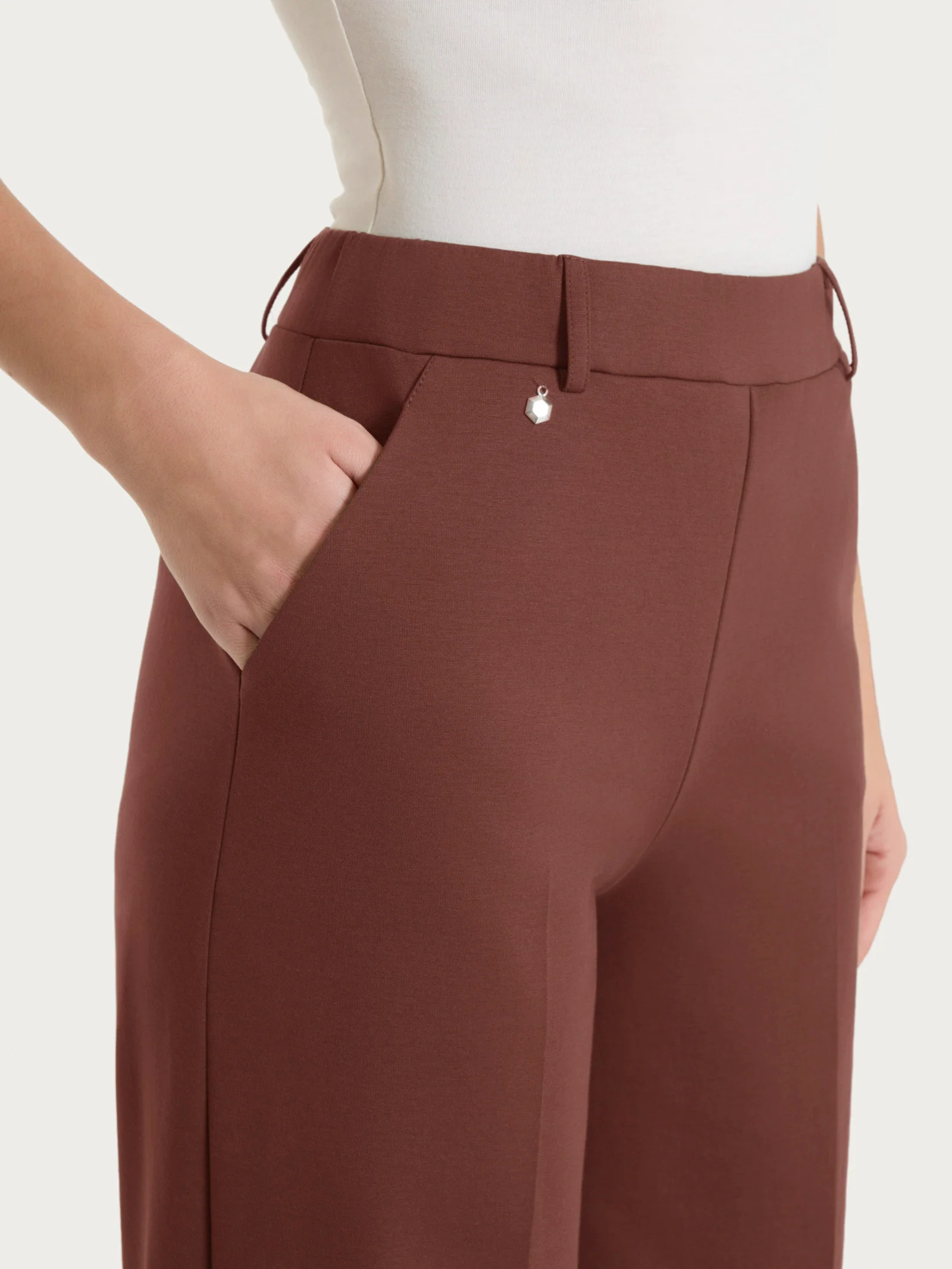 Pantalone a palazzo con tasche in Compact Light - Cappuccino - Image 3
