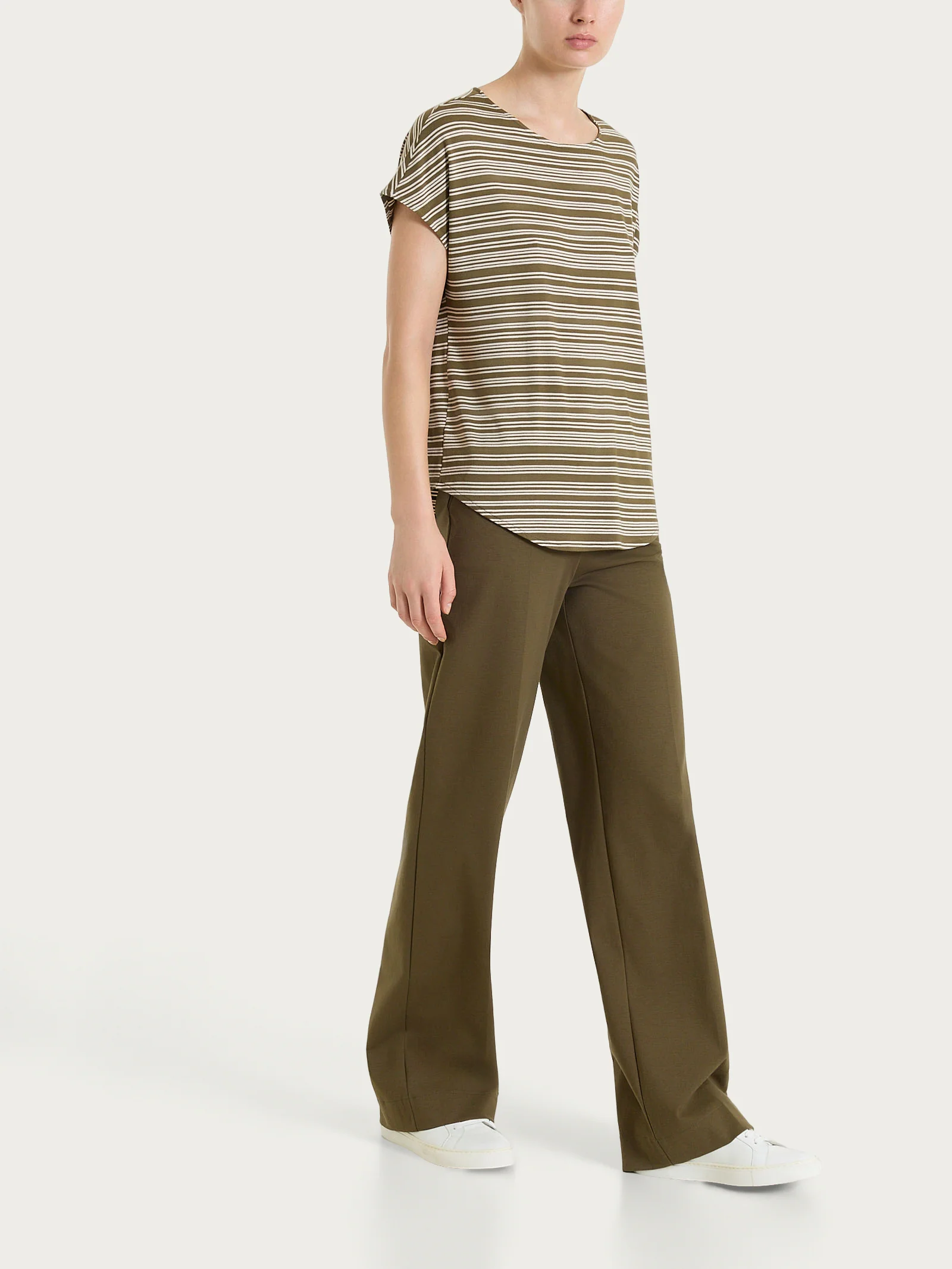Pantalone a palazzo con tasche in Compact Light - Dark Olive - Image 4