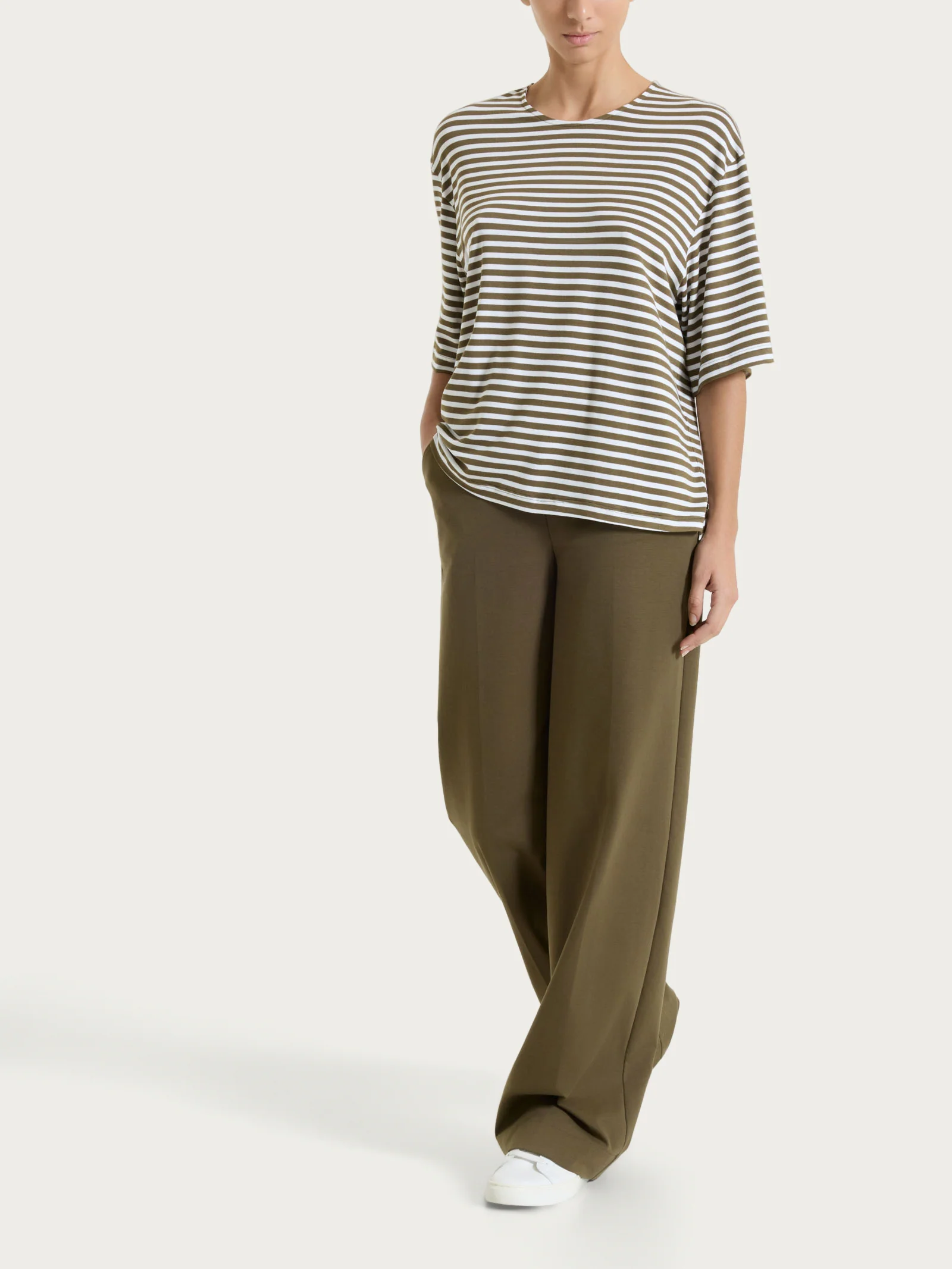Pantalone a palazzo con tasche in Compact Light - Dark Olive - Image 6