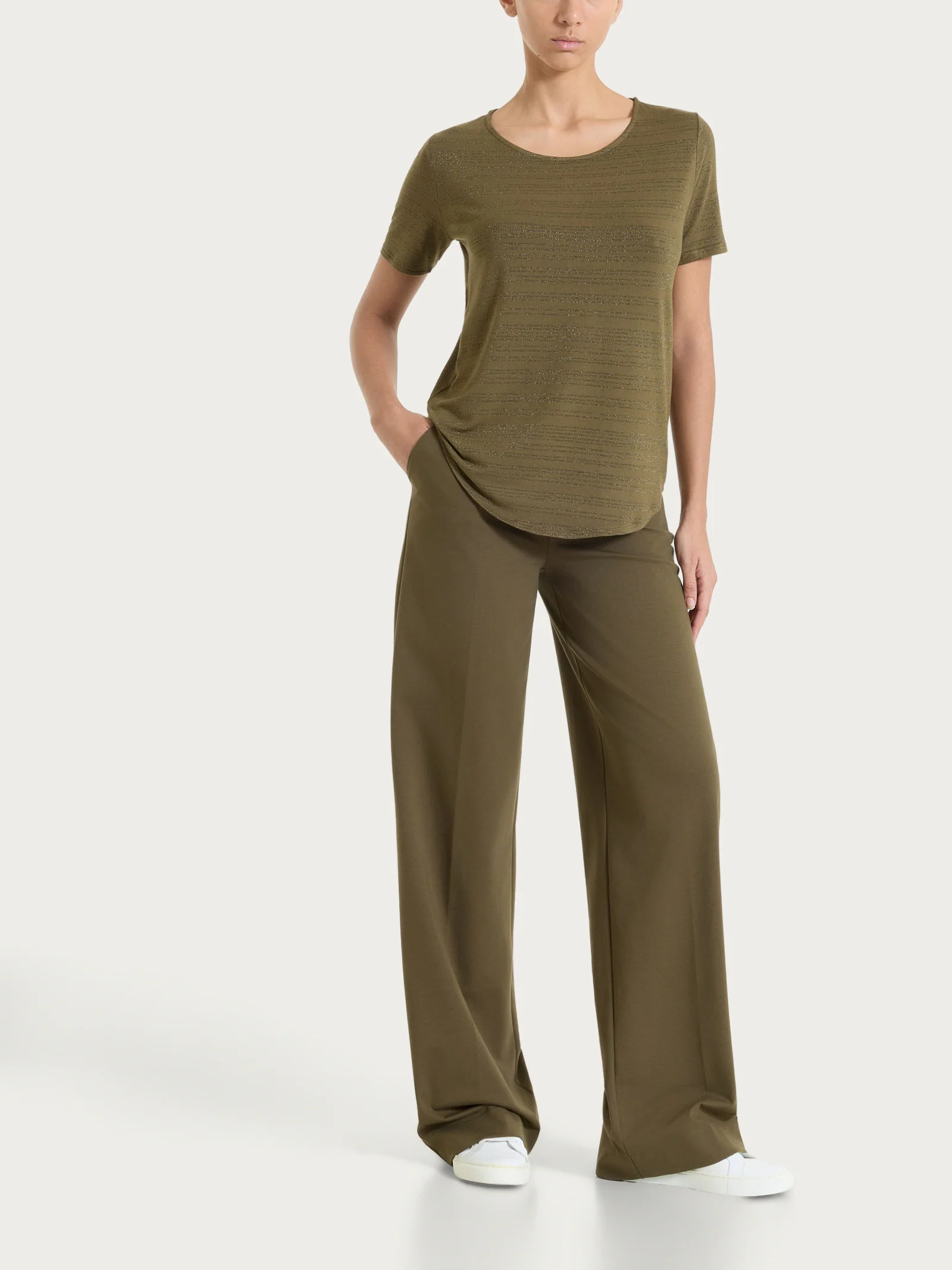 Pantalone a palazzo con tasche in Compact Light - Dark Olive - Image 7