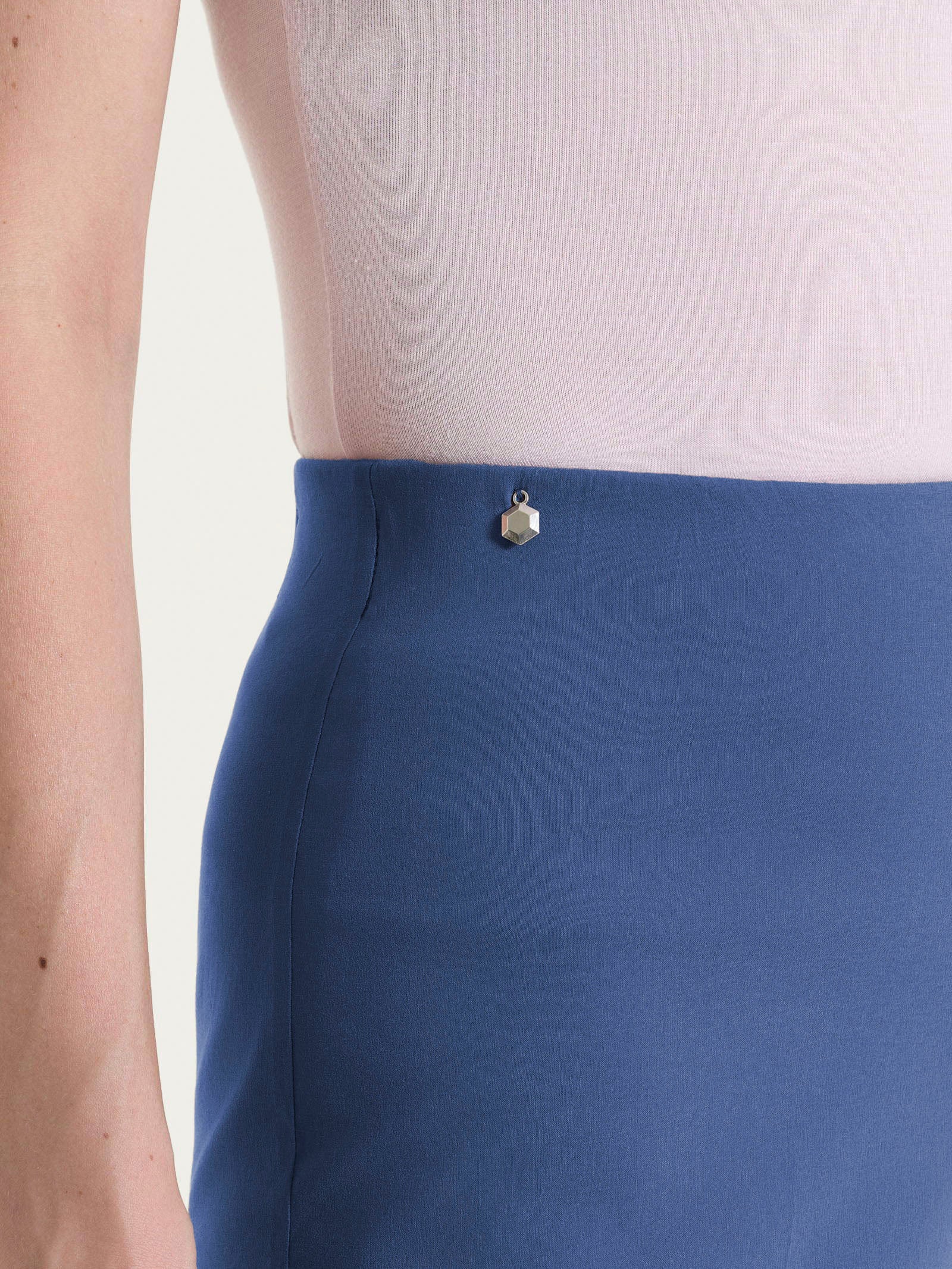 Pantalone a palazzo leggero in Super Fresh - Oceana - Image 3