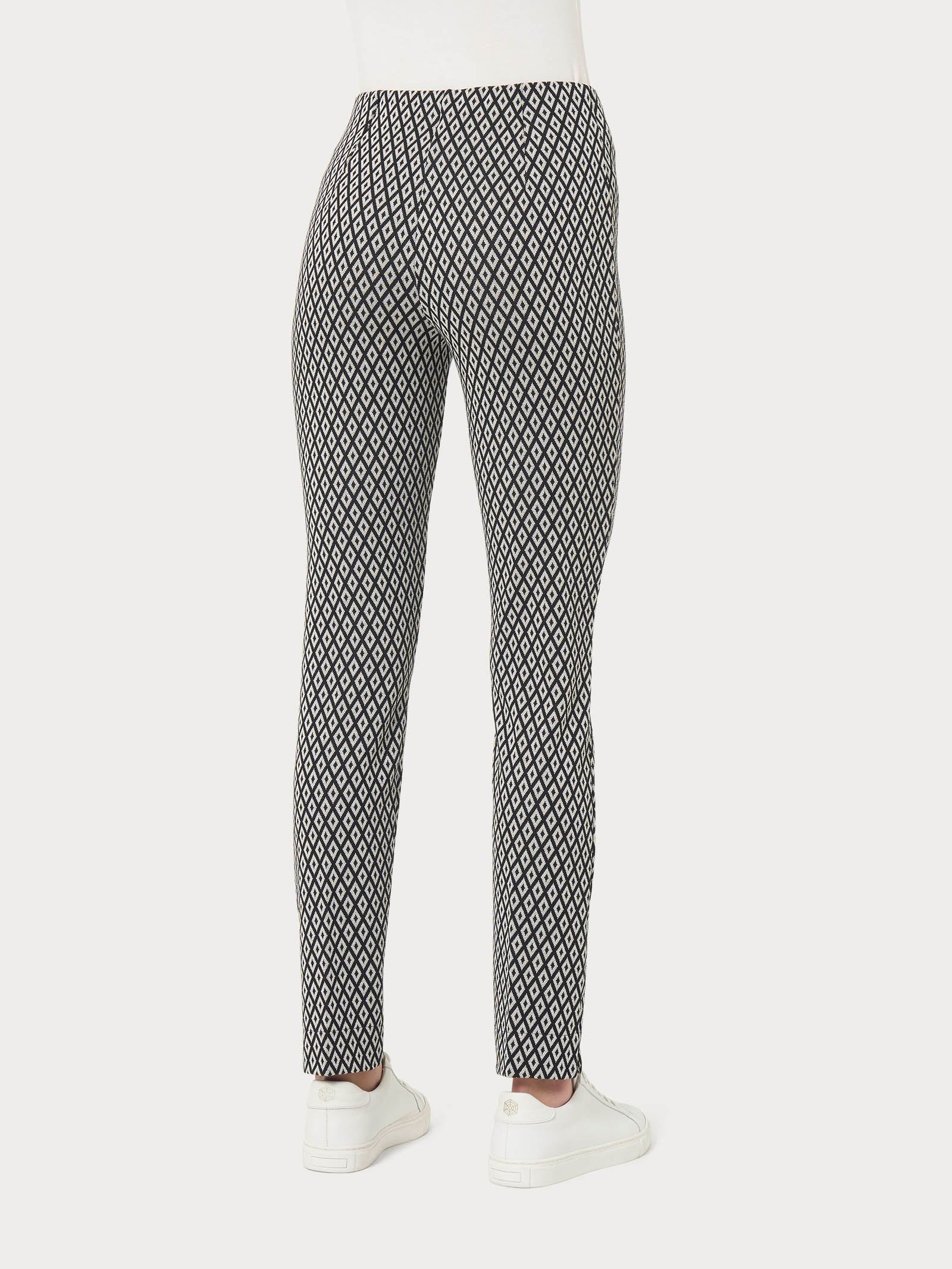 Pantalone a sigaretta a rombi con spacchetti in Eco Jacquard - Fant.Nero - Image 2