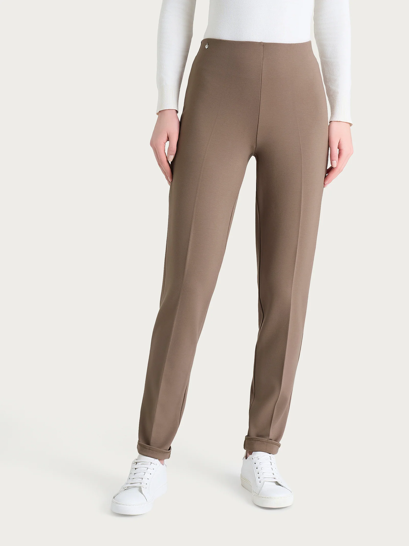 Pantalone a sigaretta con risvolto in Cashmere Compact - Pine Bark - Image 2
