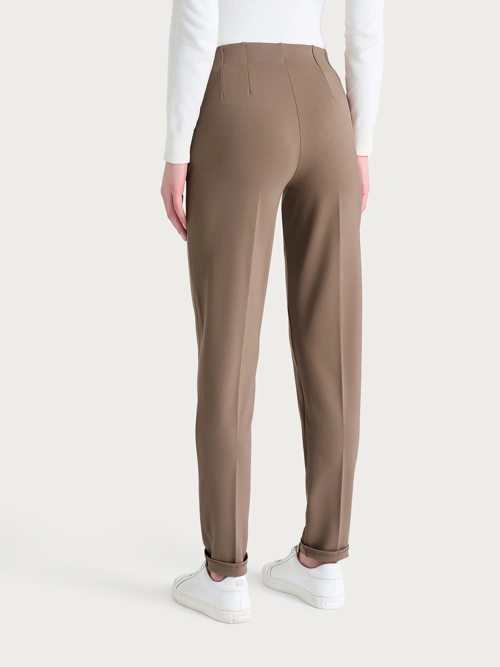 Pantalone a sigaretta con risvolto in Cashmere Compact - Pine Bark - Image 5