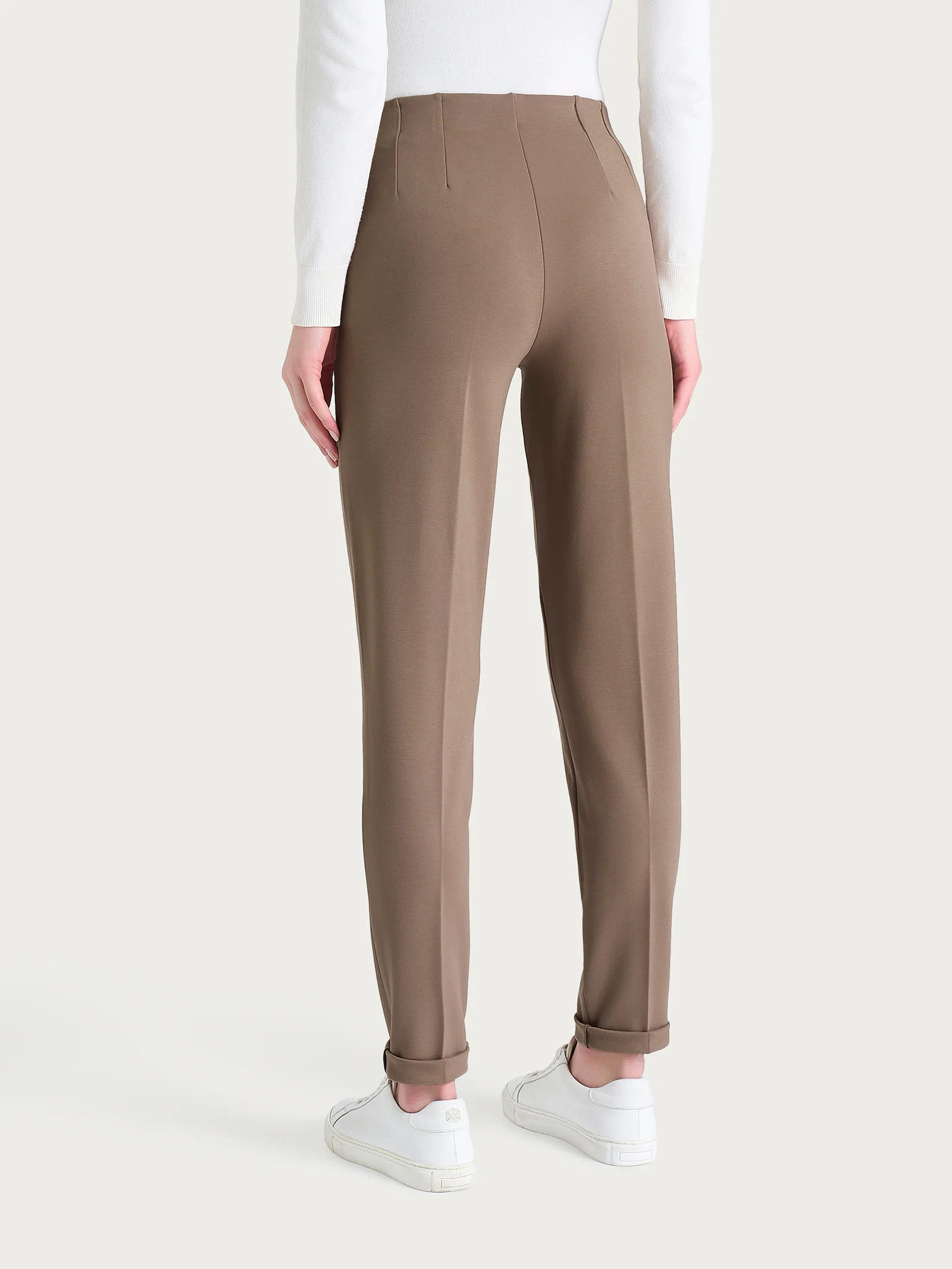 Pantalone a sigaretta con risvolto in Cashmere Compact - Pine Bark - Image 6