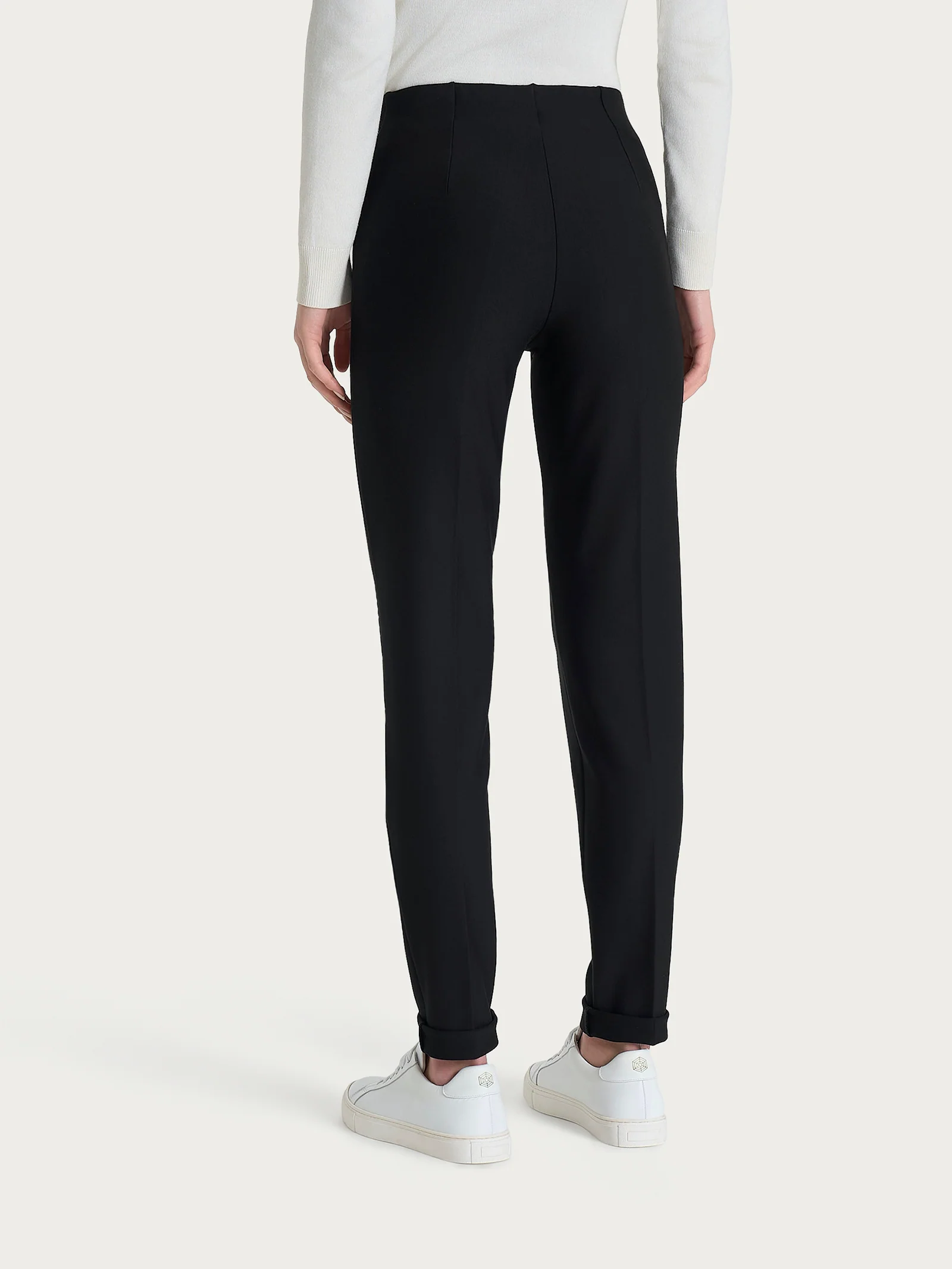 Pantalone a sigaretta con risvolto in Compact - Nero - Image 4