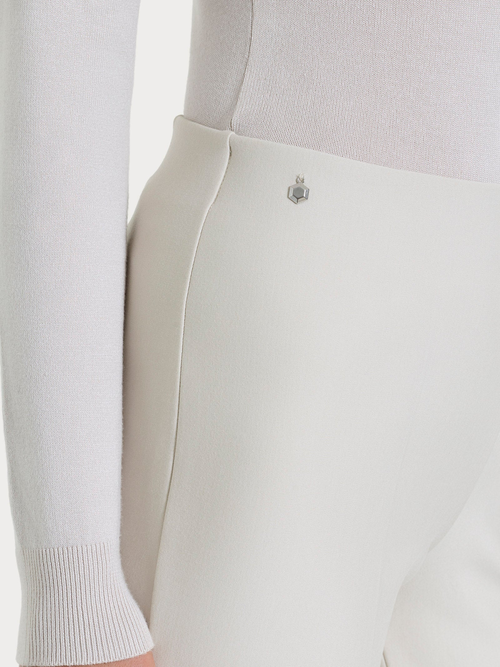 Pantalone a sigaretta con risvolto in Compact - Champignon - Image 5