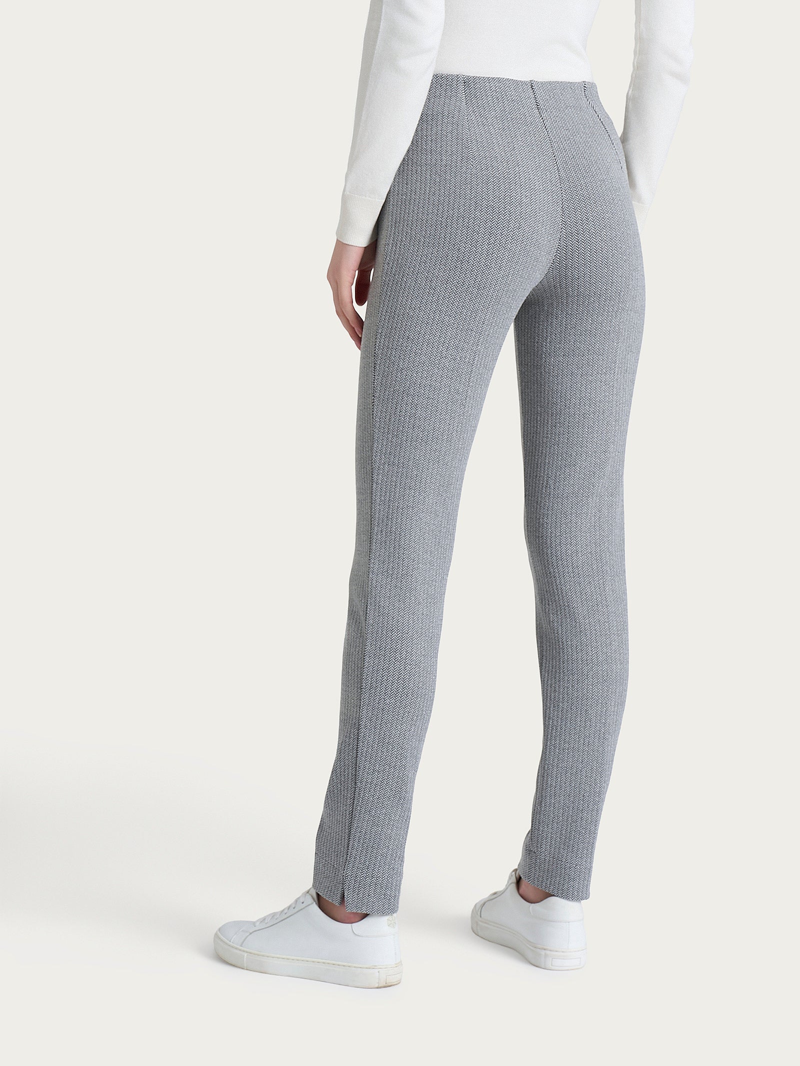 Pantalone a sigaretta con spacchetti e fantasia a spina di pesce in Eco Jacquard - Fant.Nero - Image 2