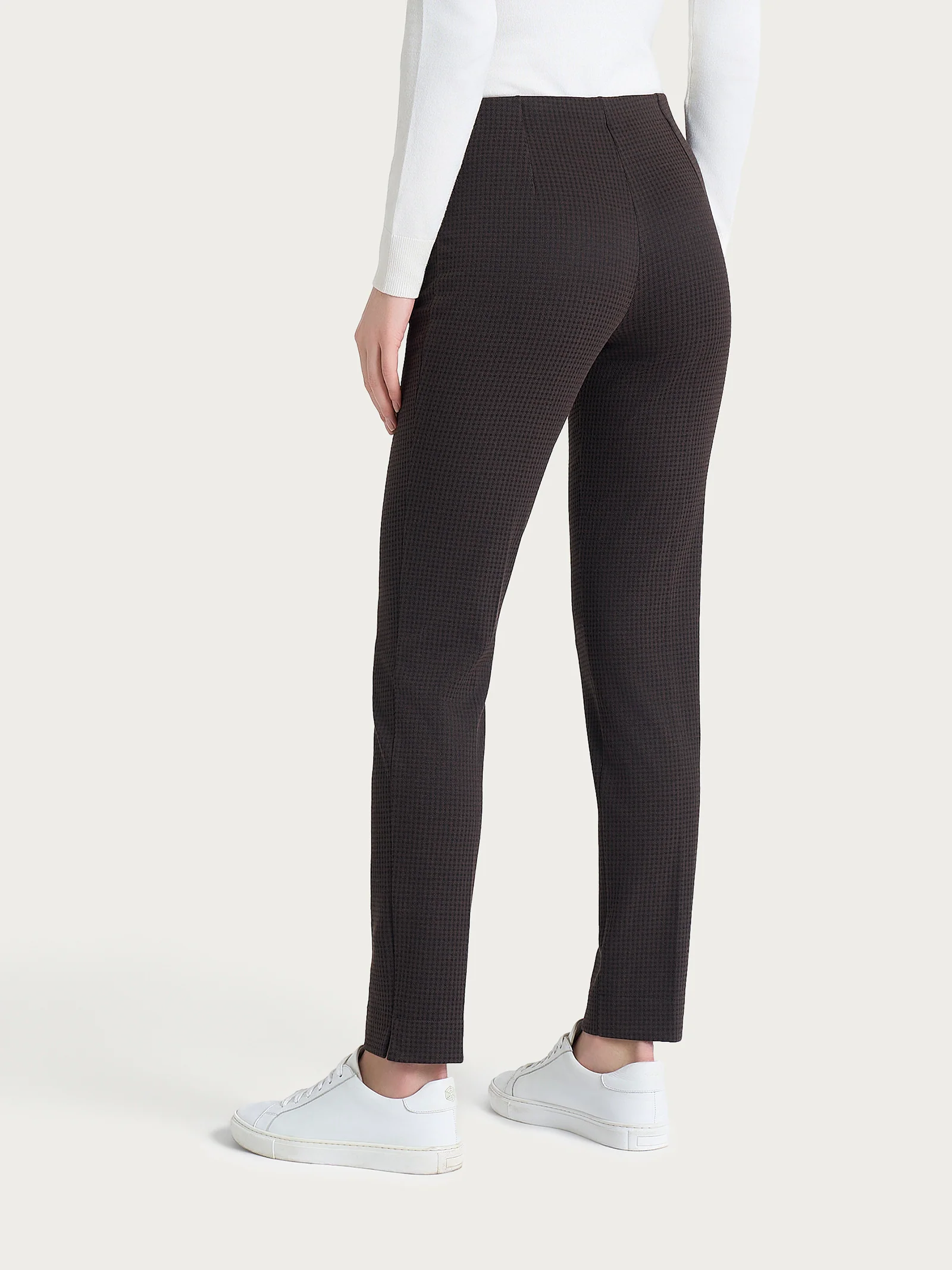 Pantalone a sigaretta con spacchetti e micro check in Eco Jacquard - Fant. Chocolate Torte - Image 2