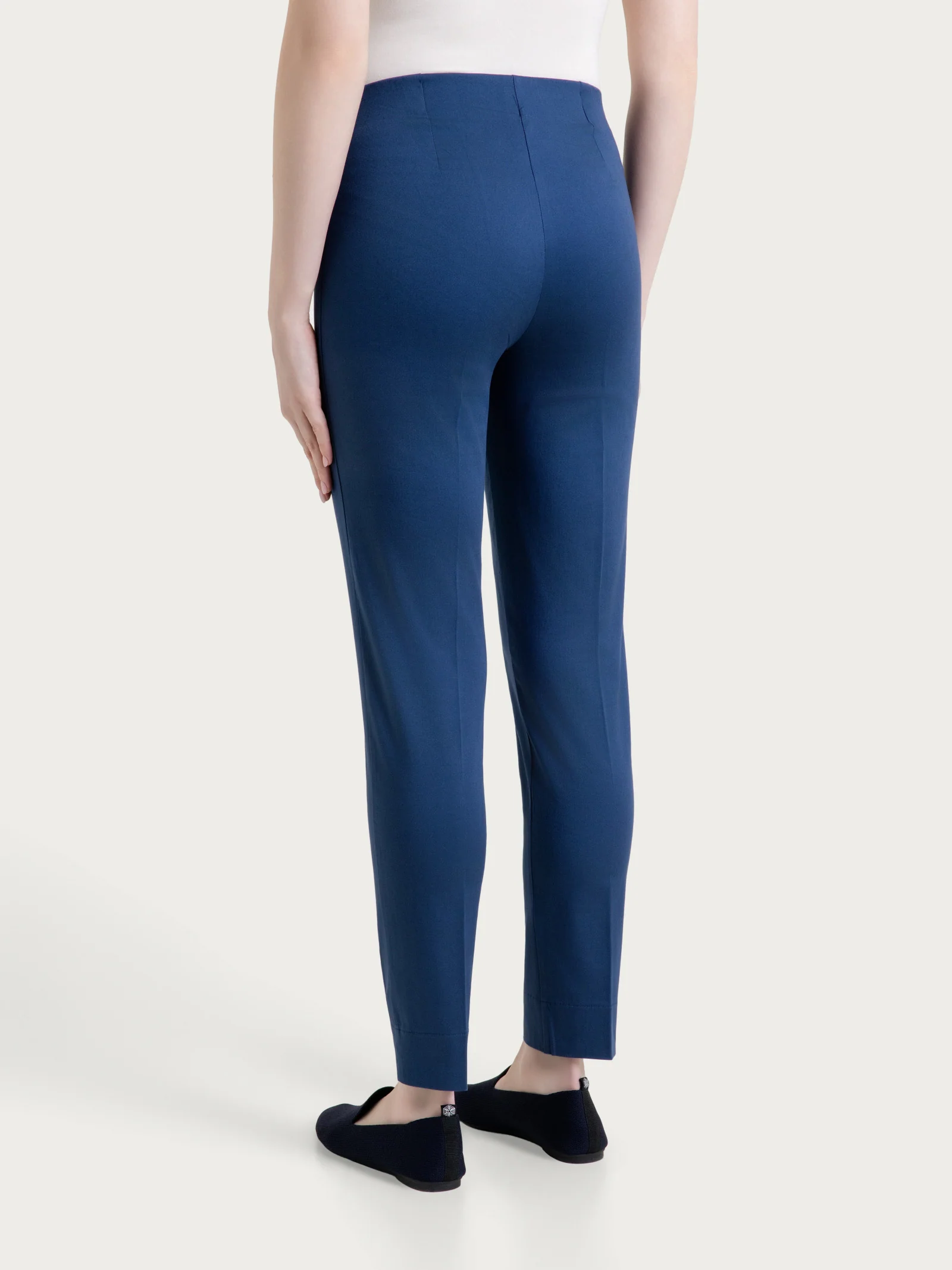 Pantalone a sigaretta con spacchetti in Satin Power - Oceana - Image 2