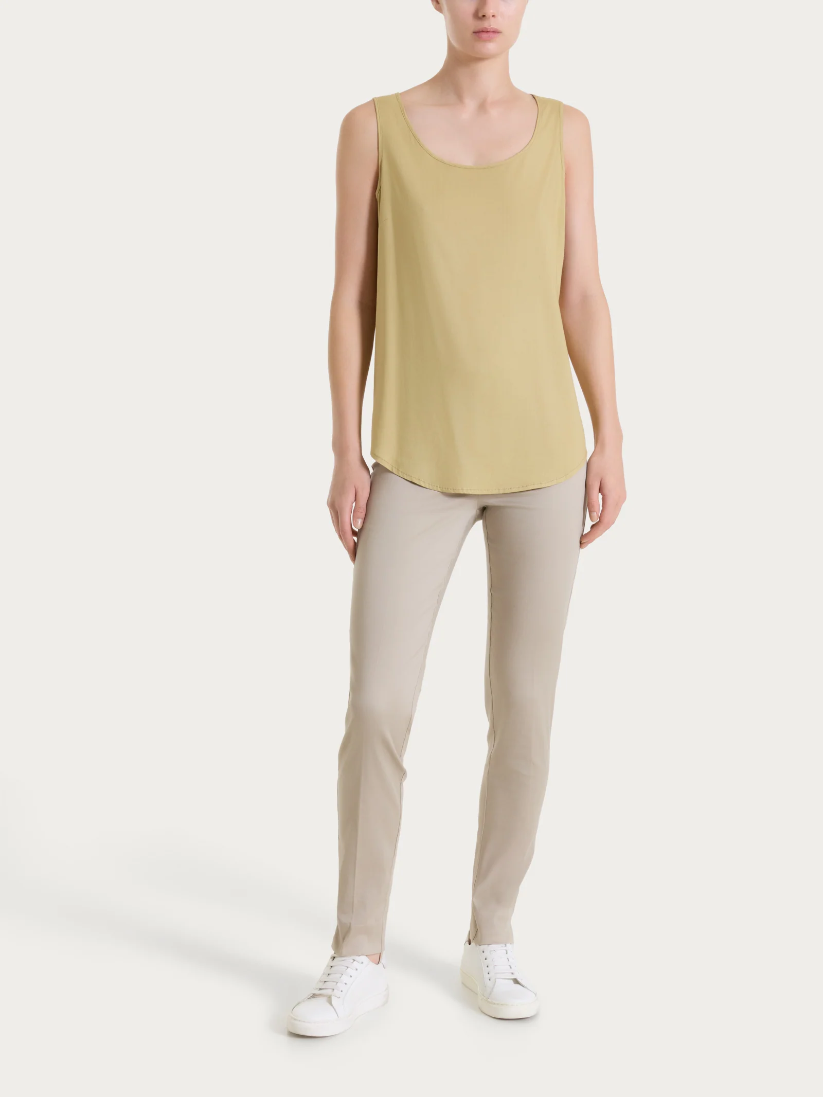 Pantalone a sigaretta con spacchetti in Satin Power - Crockery - Image 4