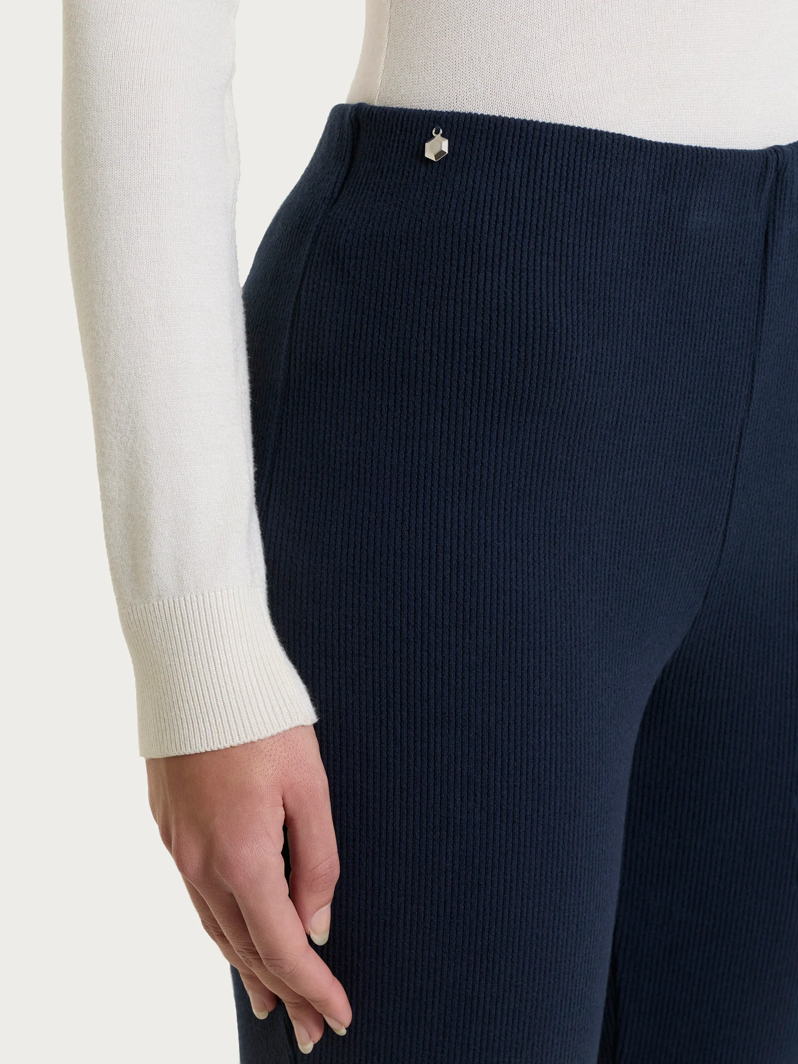 Pantalone a sigaretta con spacchetti in Velvet - Bleu - Image 3