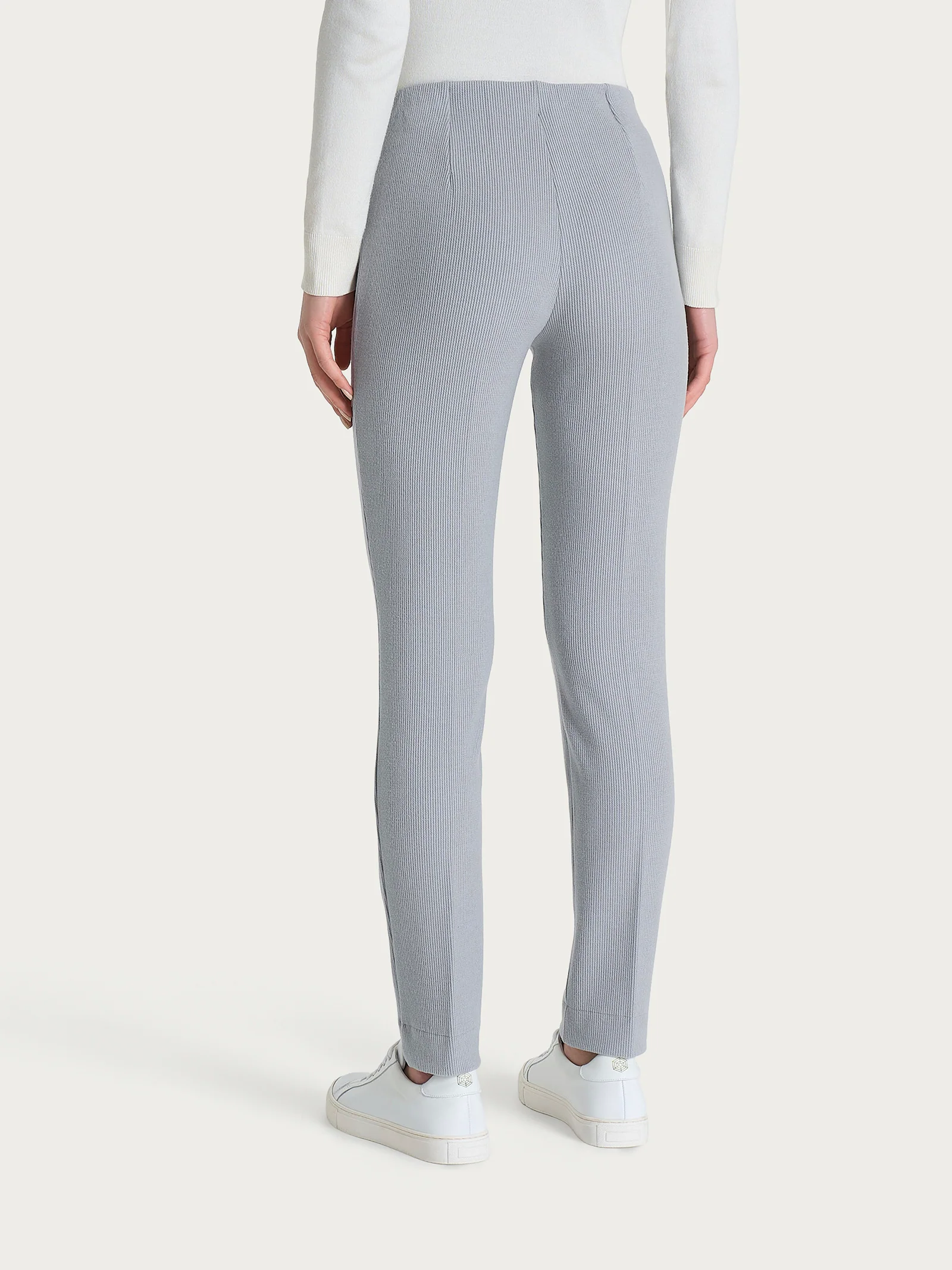 Pantalone a sigaretta con spacchetti in Velvet - Ultimate Gray - Image 2