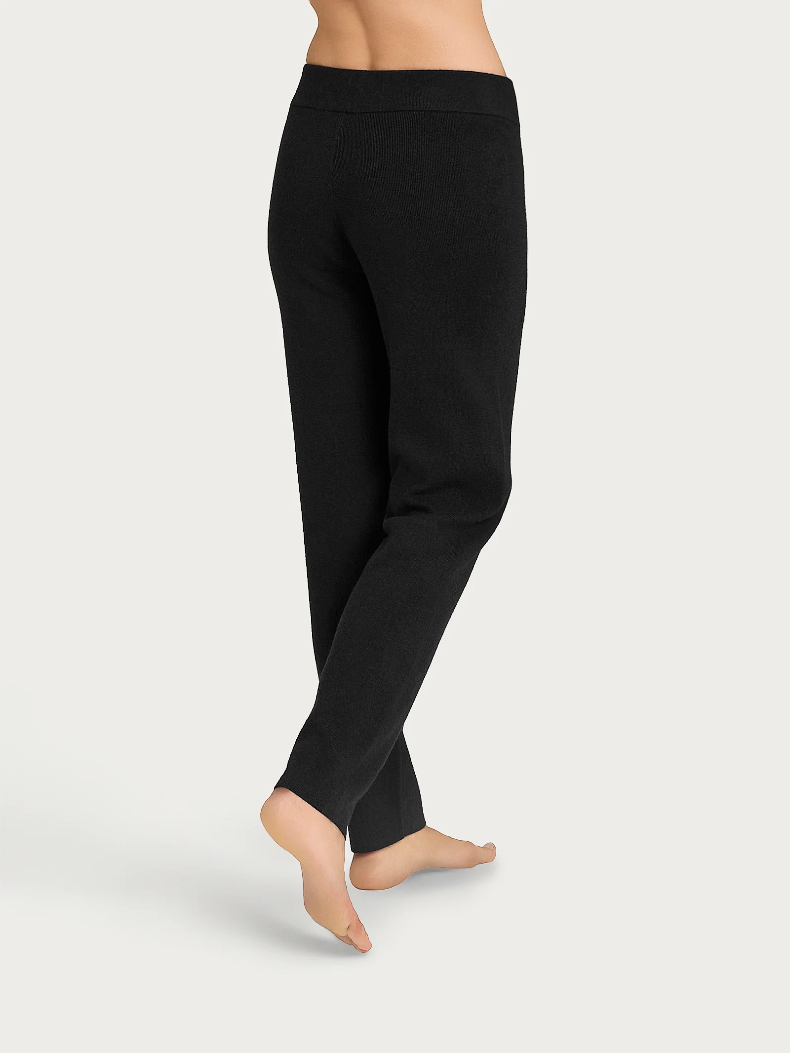 Pantalone a sigaretta con tasche in Super Soft - Nero - Image 2