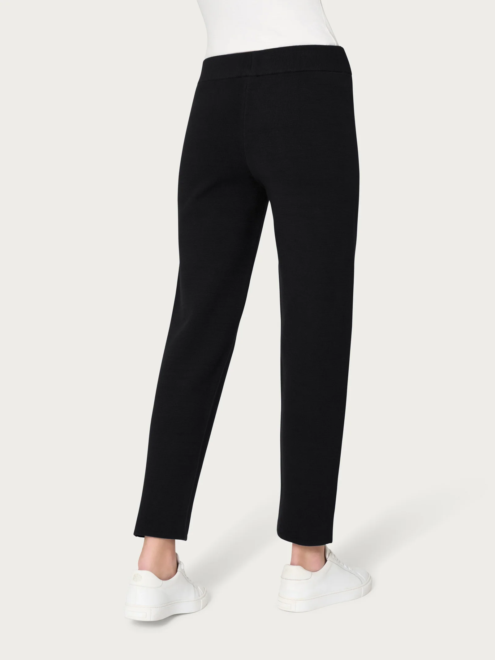 Pantalone a sigaretta in Super Soft - Nero - Image 2