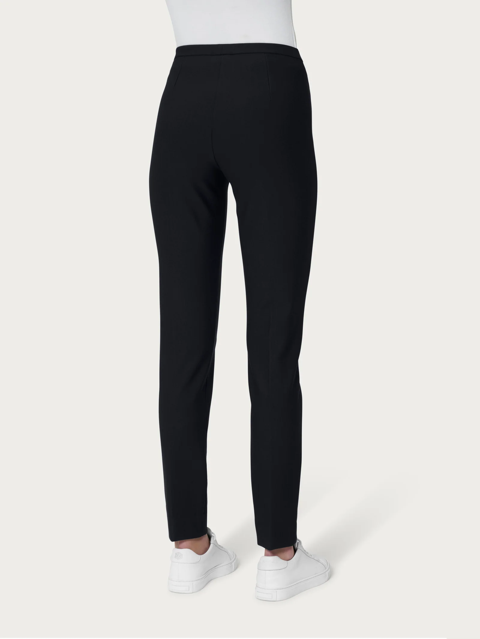 Pantalone a sigaretta modellante in Compact - Nero - Image 2