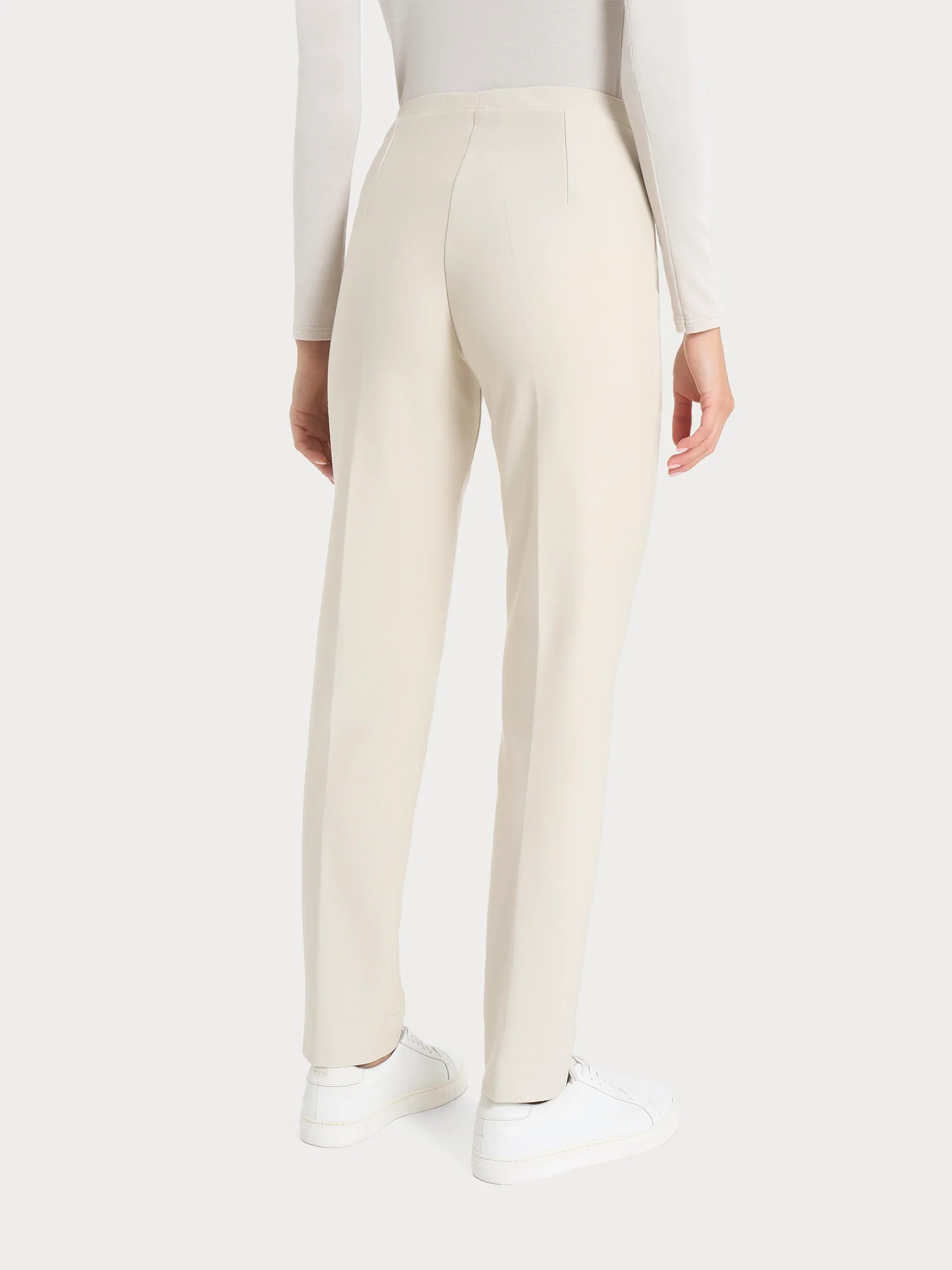 Pantalone a sigaretta modellante in Compact - Champignon - Image 2