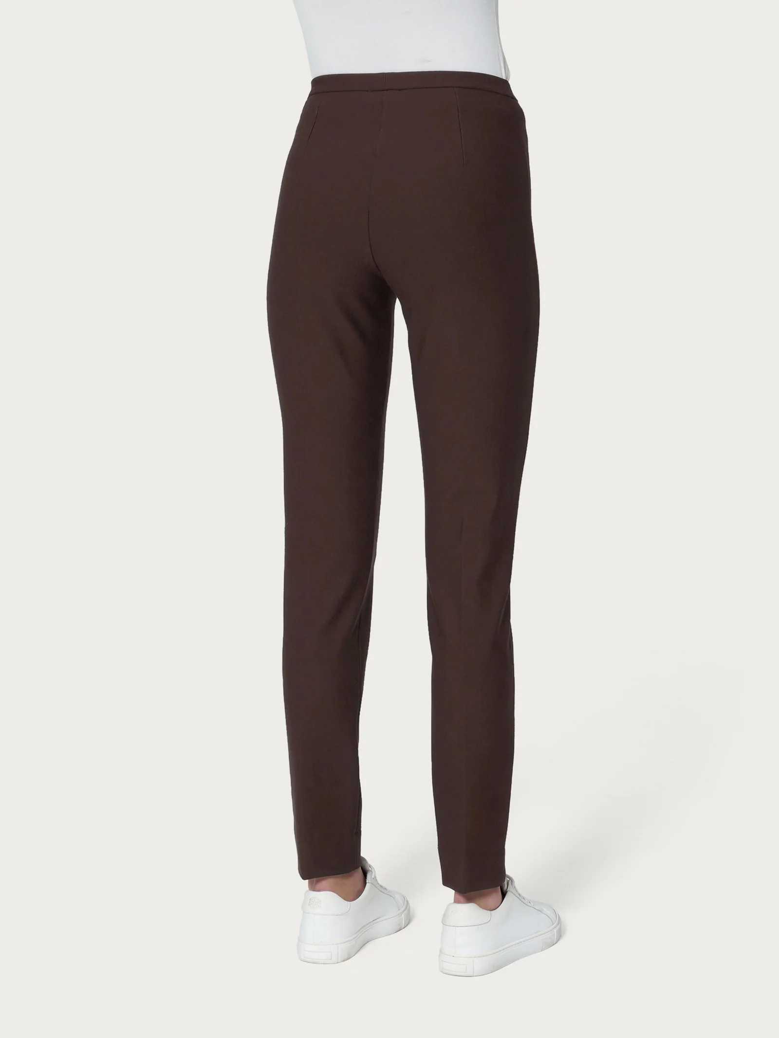 Pantalone a sigaretta modellante in Compact - Chocolate Torte - Image 2