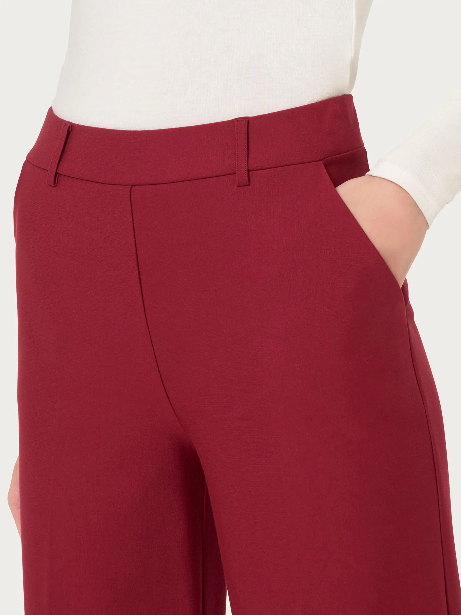 Pantalone ampio alla caviglia in Compact - Tibetan Red - Image 3