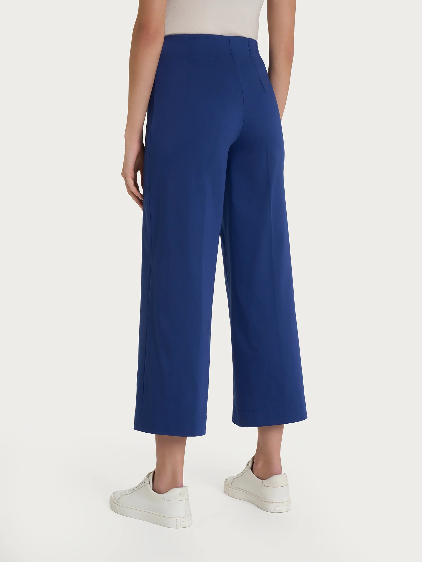 Pantalone ampio alla caviglia in Satin Power - Blueberry - Image 2