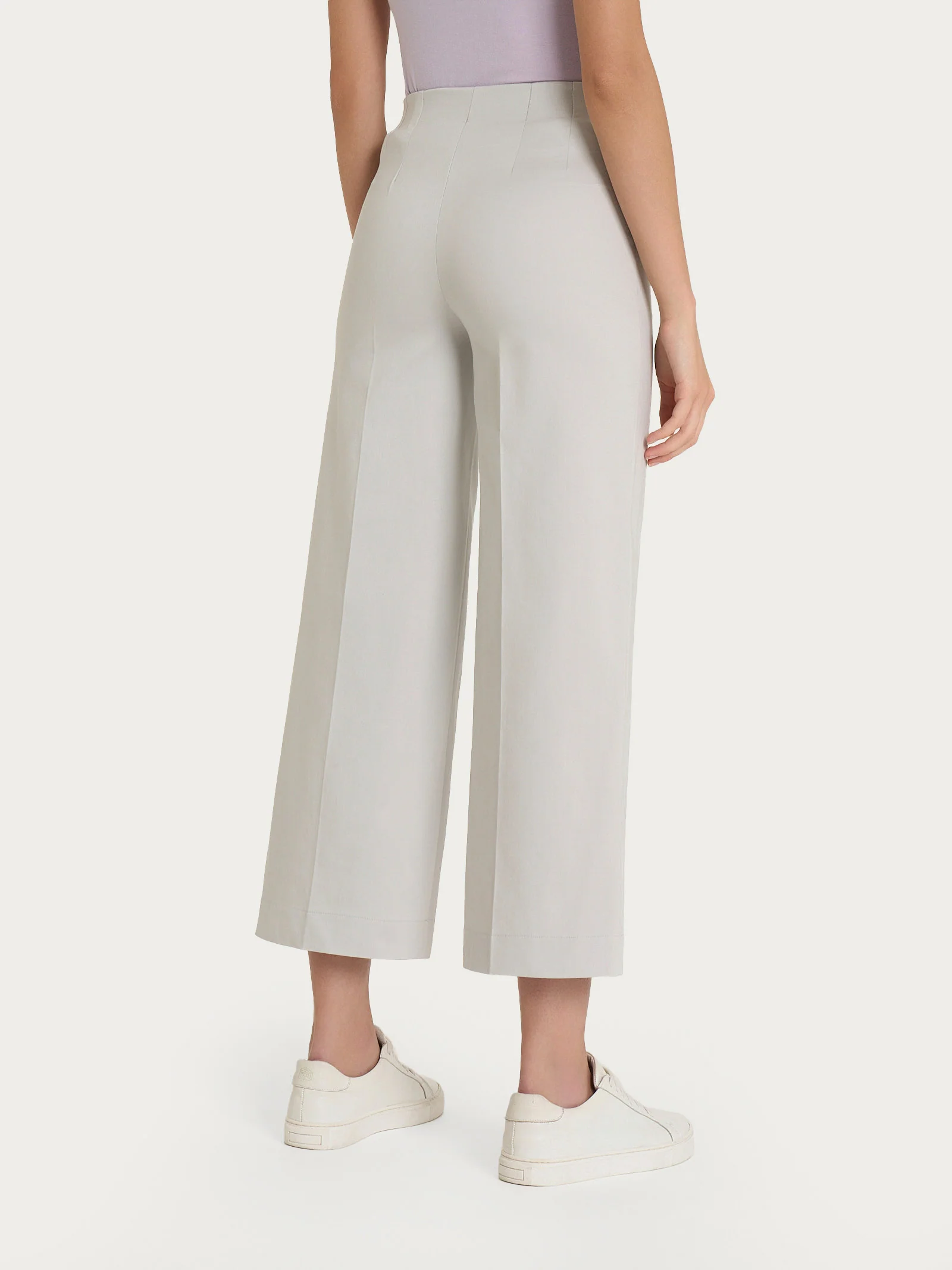Pantalone ampio alla caviglia in Satin Power - Dawn Blue - Image 2