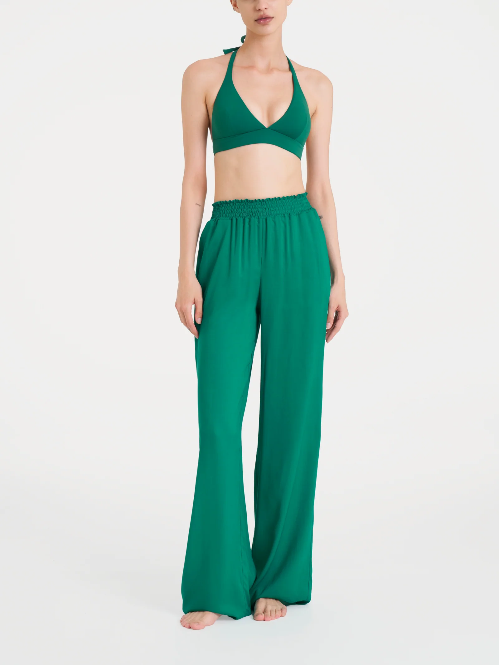 Pantalone ampio con arricciatura in Ecoseta - Bayou - Image 4