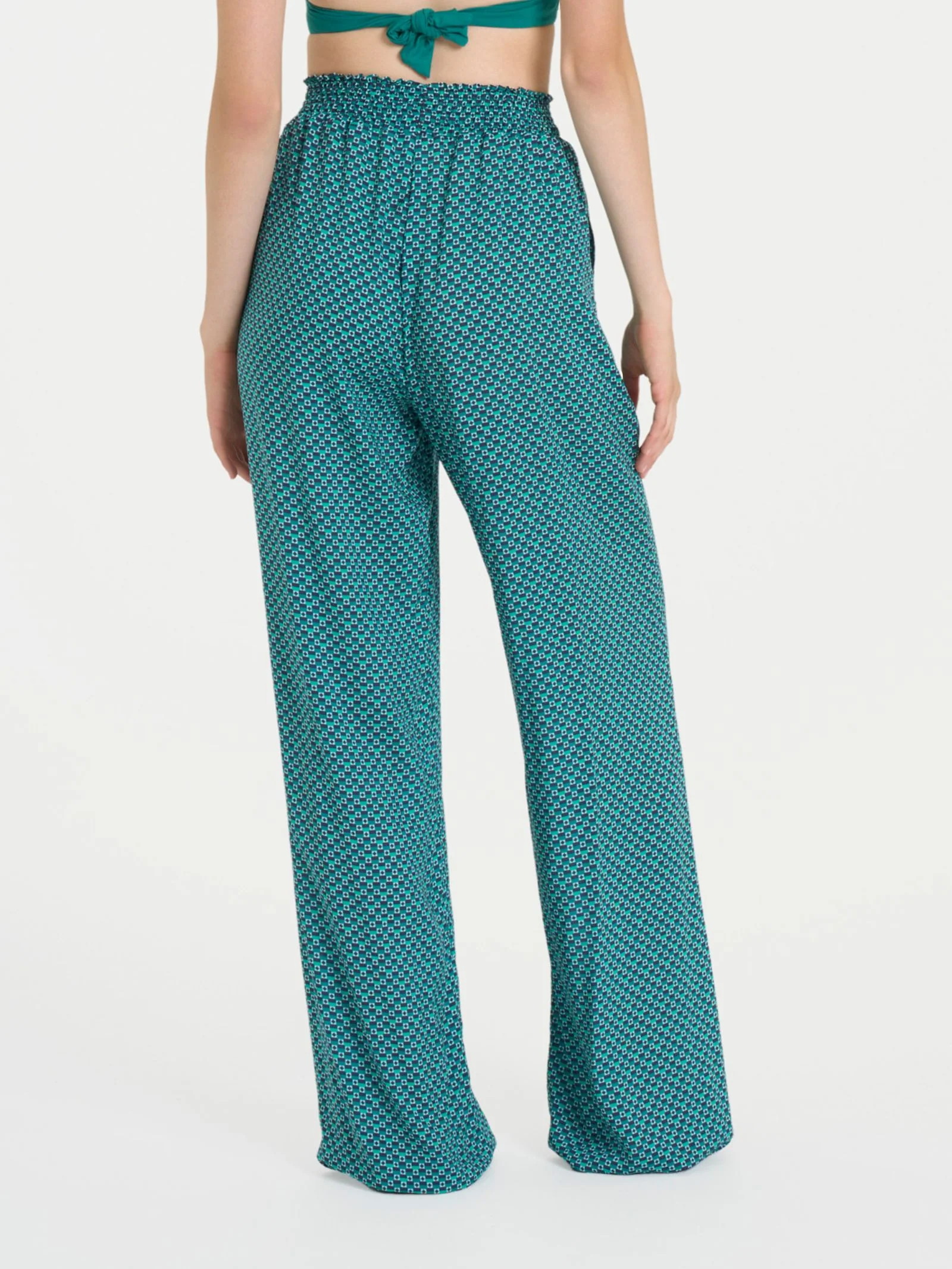 Pantalone ampio con arricciatura in fantasia in Ecoseta - Fant. Bayou - Image 2