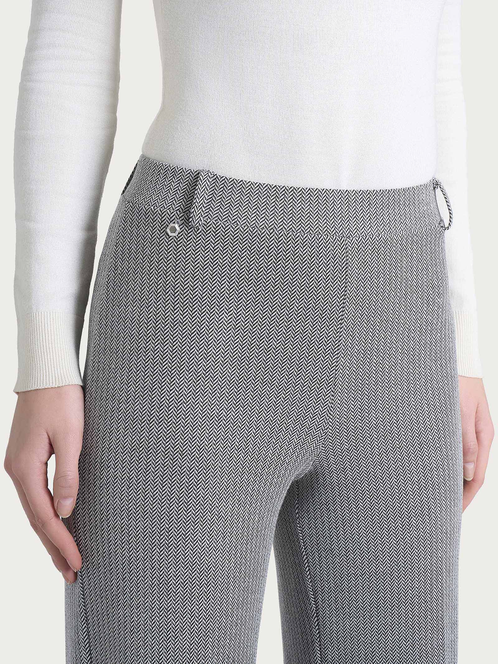 Pantalone ampio con fantasia a spina di pesce in Eco Jacquard - Fant.Nero - Image 3