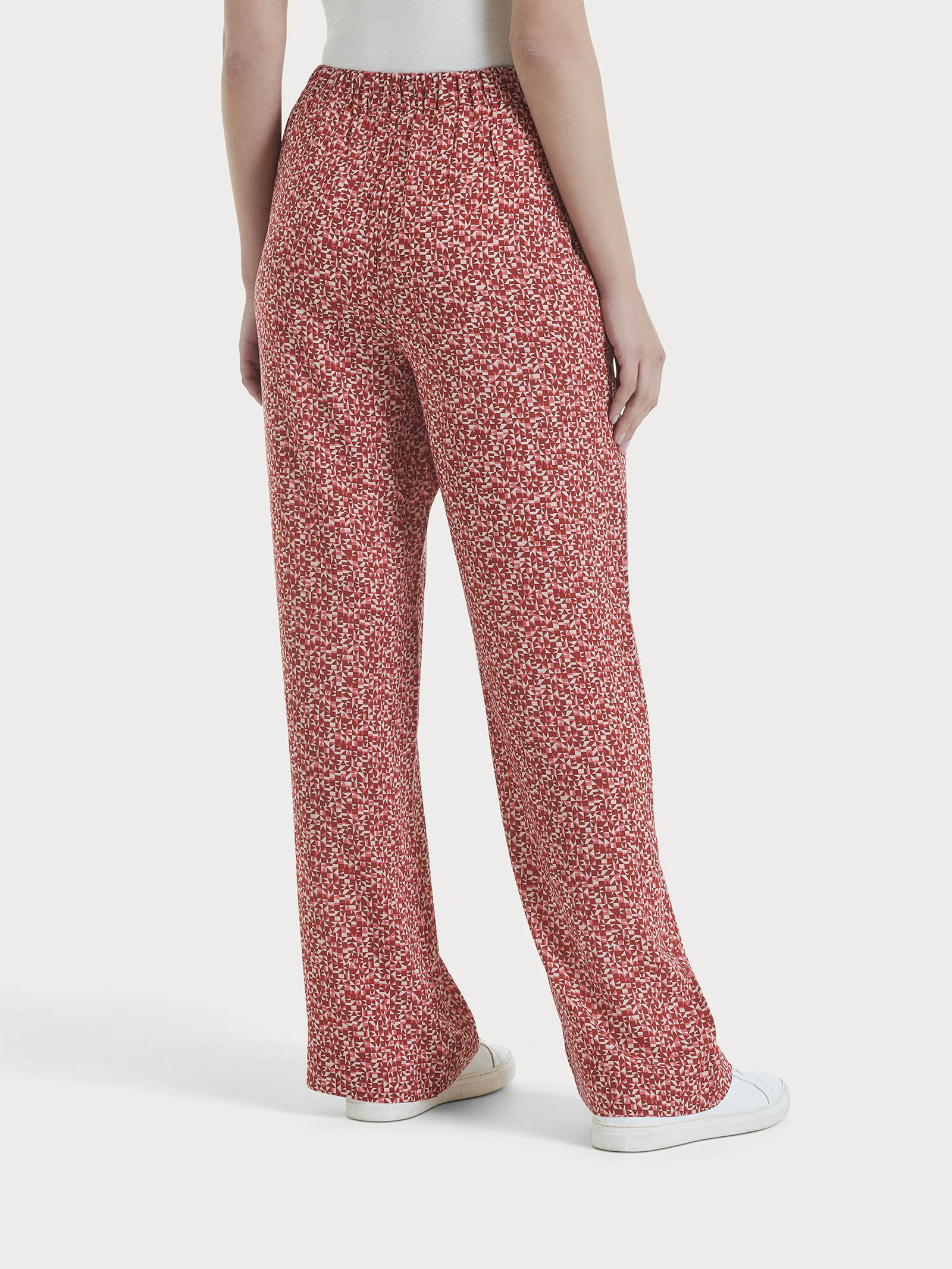 Pantalone ampio con tasche con geometric pattern in Ecoseta - Fant. Dubarry - Image 2