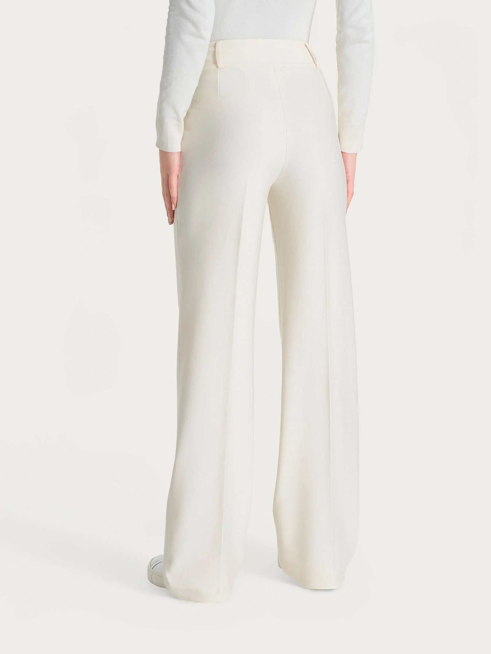 Pantalone ampio con tasche e pinces in Compact  - Avorio - Image 3