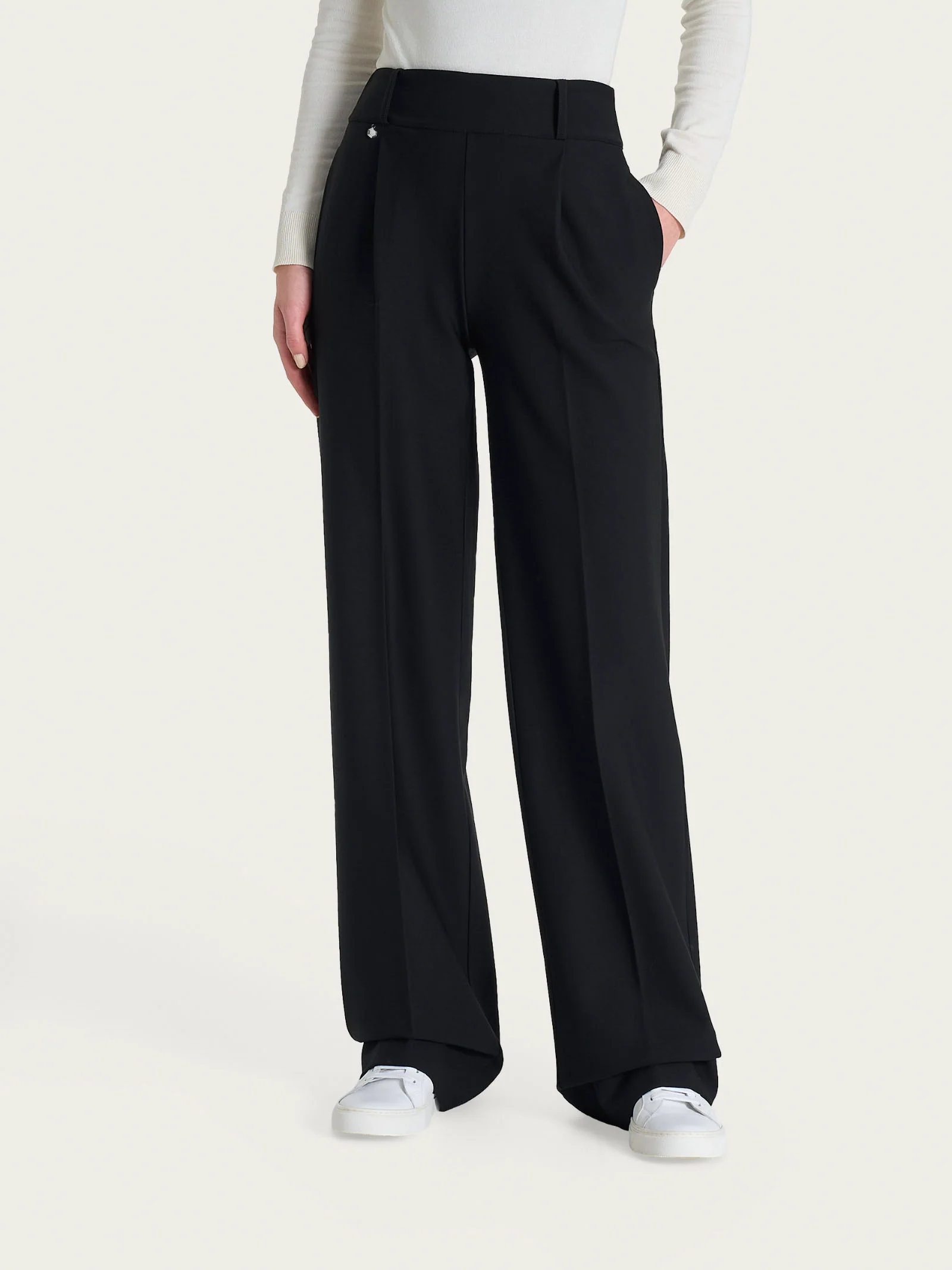 Pantalone ampio con tasche e pinces in Compact - Nero