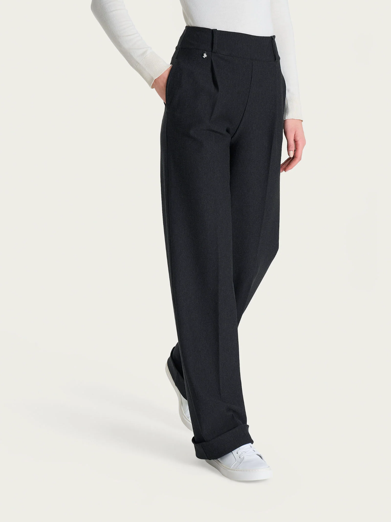 Pantalone ampio con tasche e pinces in Compact  - Oscuro Mel. - Image 2