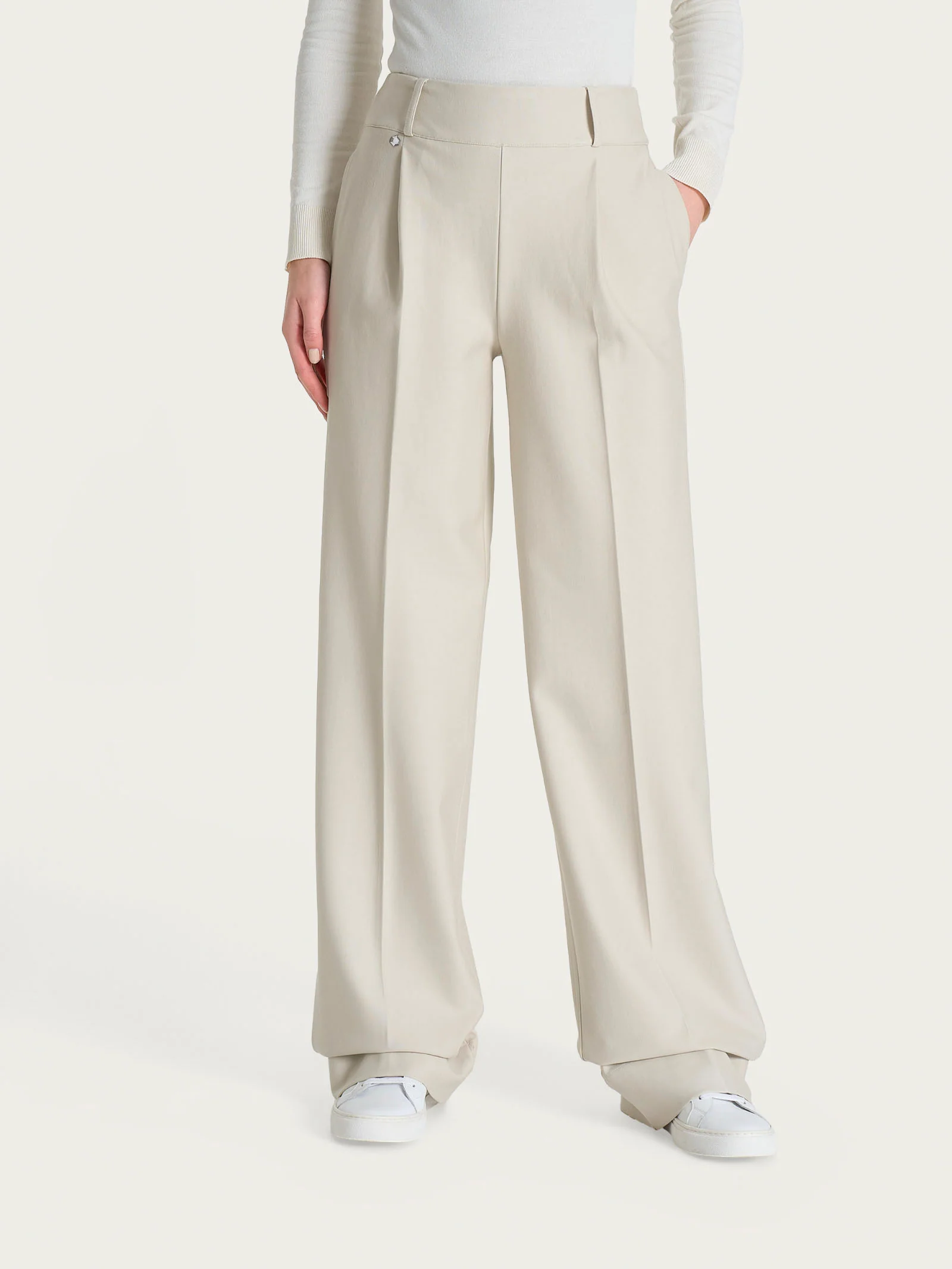 Pantalone ampio con tasche e pinces in Compact - Champignon