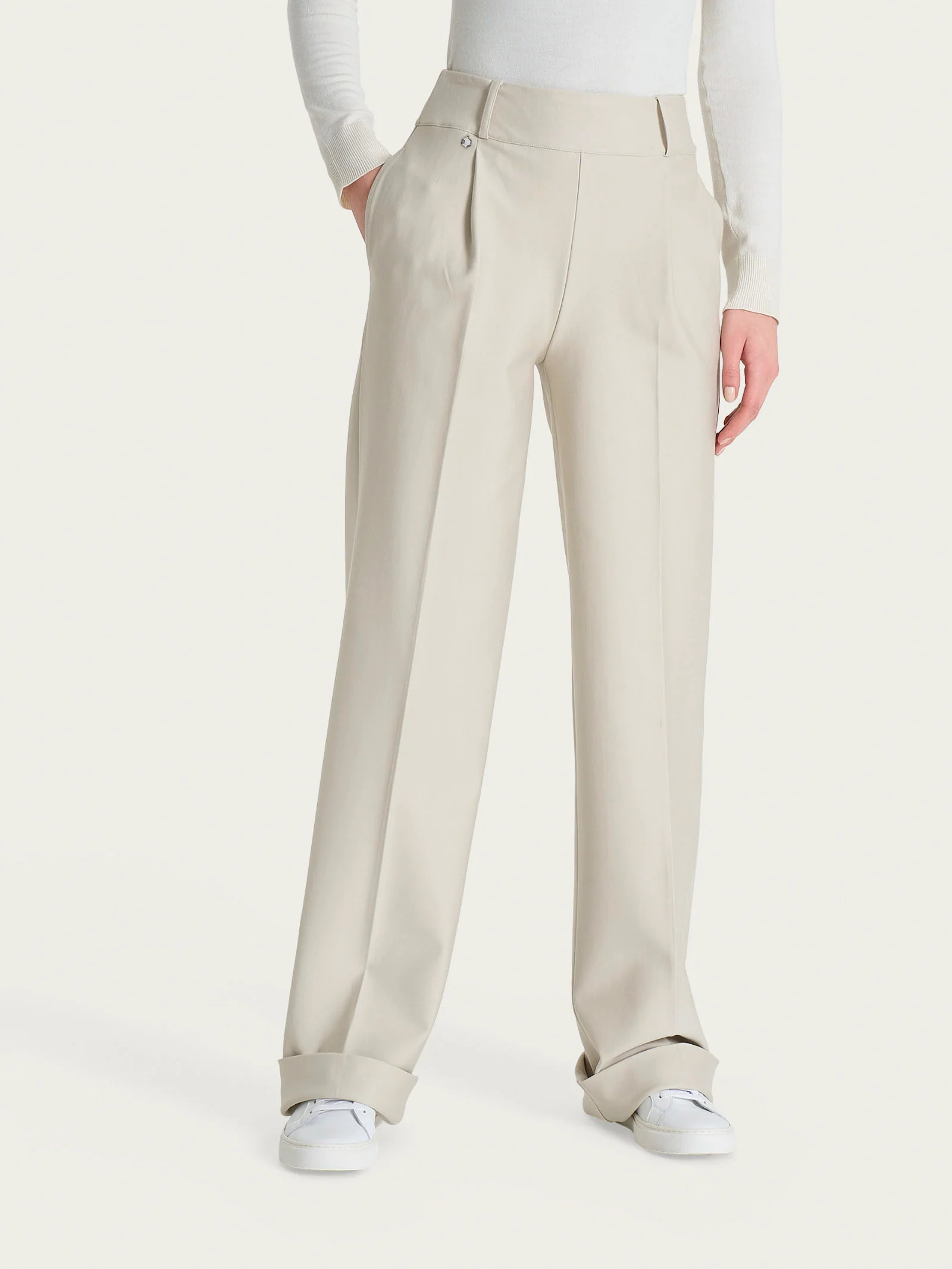 Pantalone ampio con tasche e pinces in Compact - Champignon - Image 2