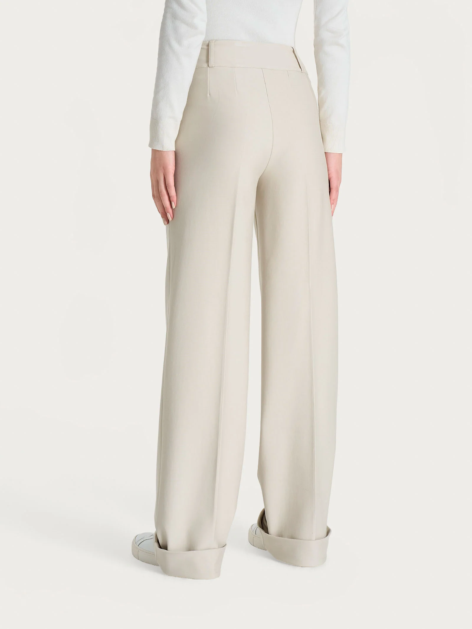 Pantalone ampio con tasche e pinces in Compact - Champignon - Image 4