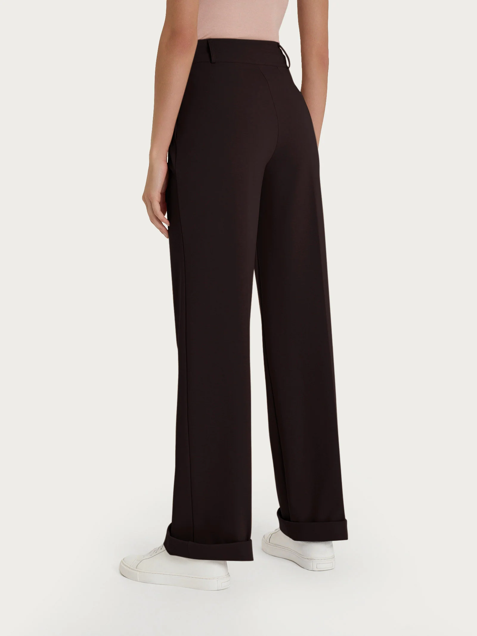 Pantalone ampio con tasche e pinces in Compact Light - Chocolate Torte - Image 2