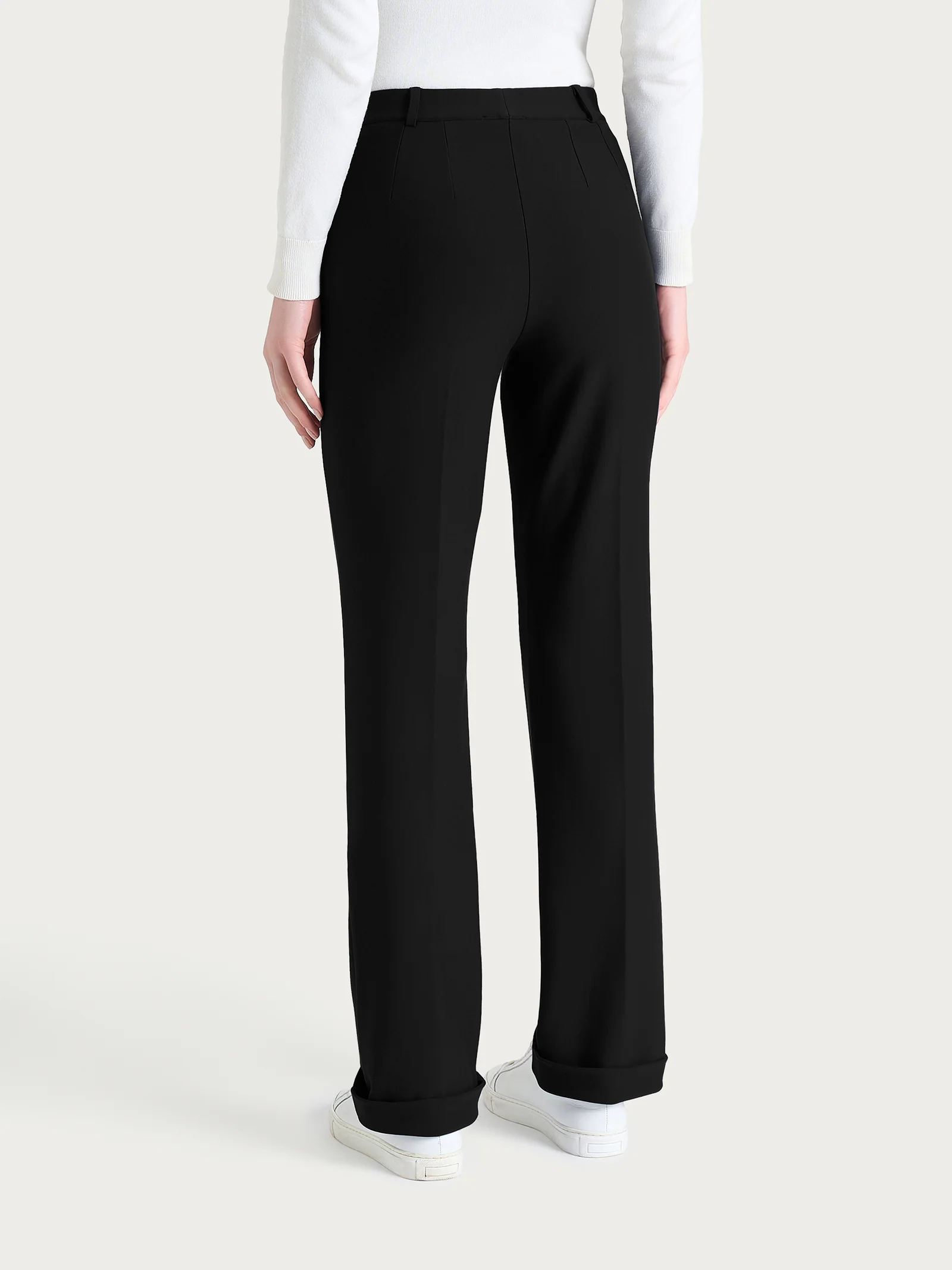 Pantalone ampio con tasche e risvolto in Compact - Nero - Image 4