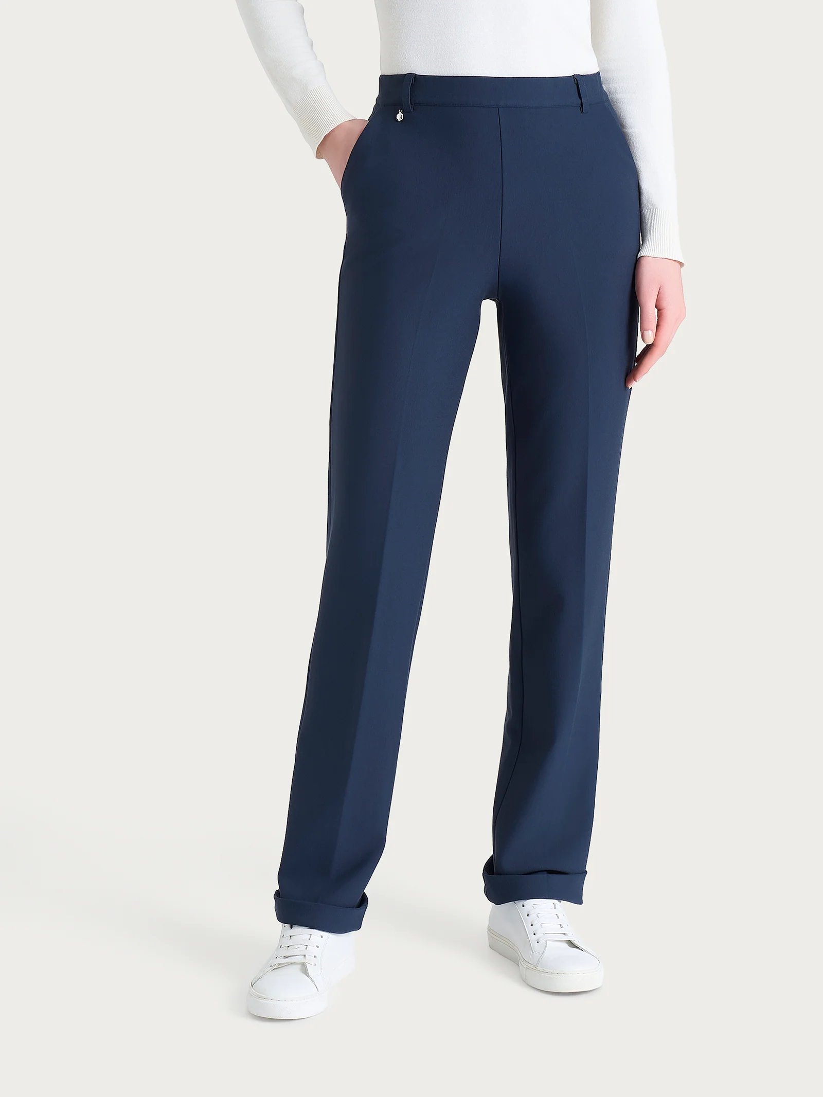 Pantalone ampio con tasche e risvolto in Compact - Persia - Image 2