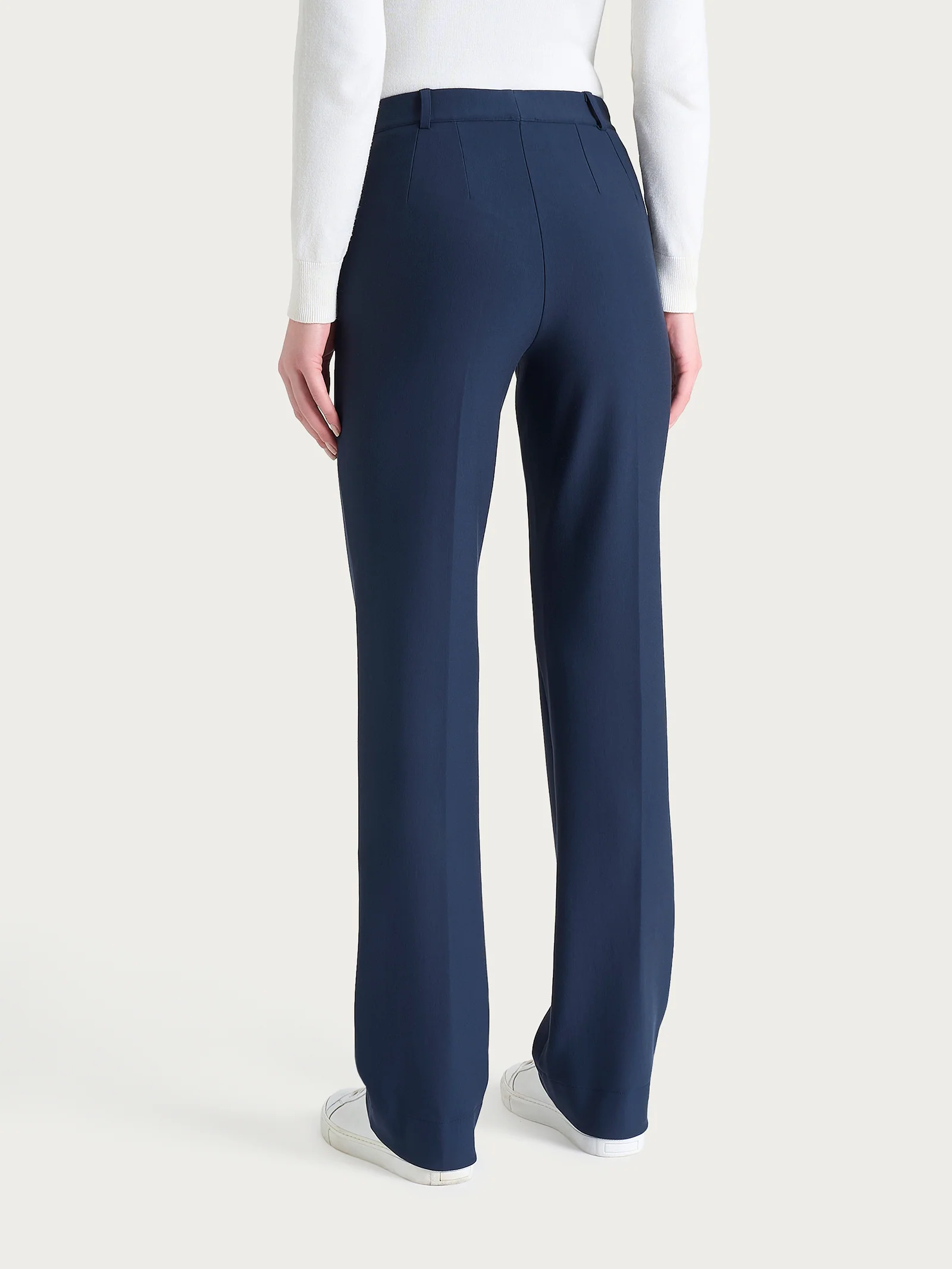 Pantalone ampio con tasche e risvolto in Compact - Persia - Image 3