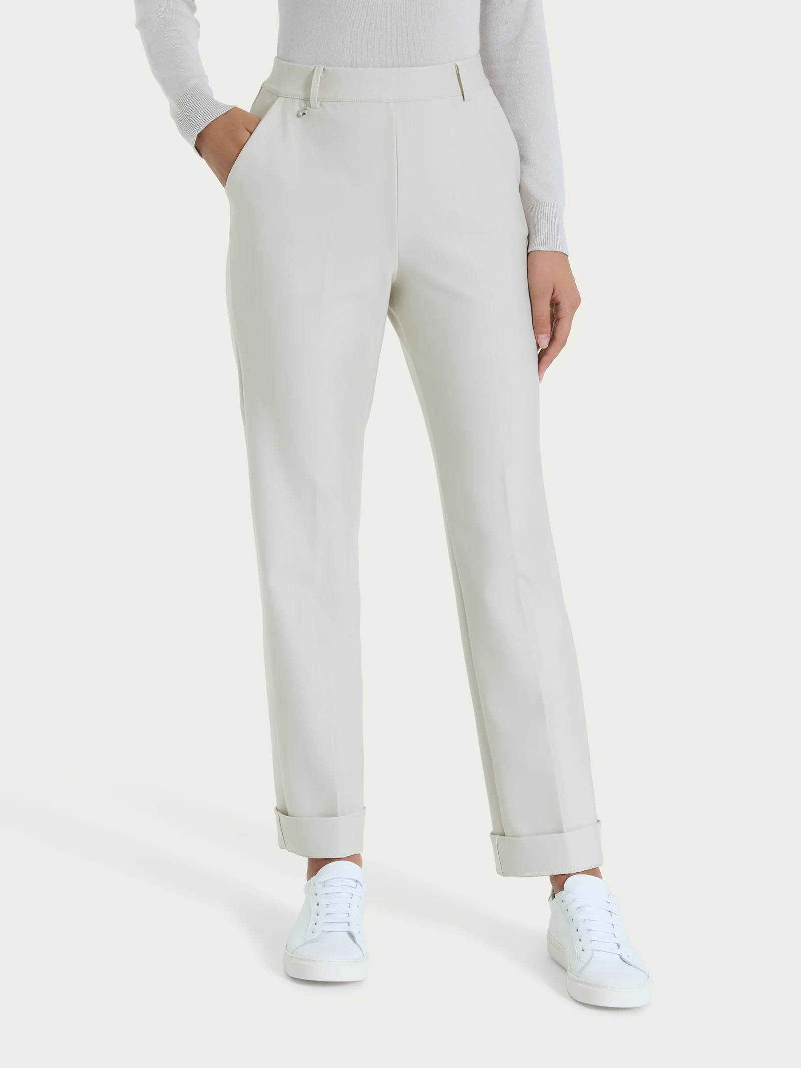 Pantalone ampio con tasche e risvolto in Compact - Champignon - Image 2