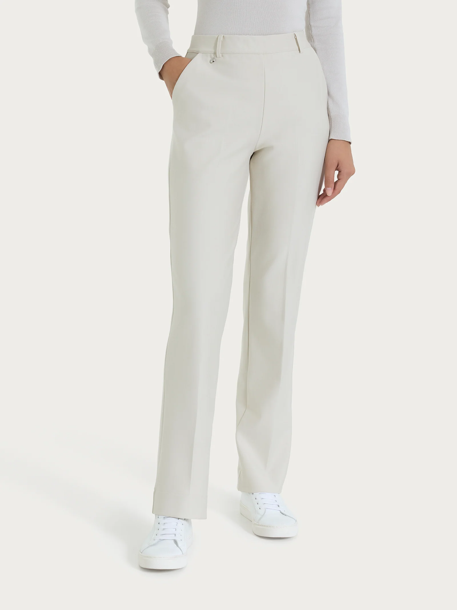 Pantalone ampio con tasche e risvolto in Compact - Champignon - Image 3