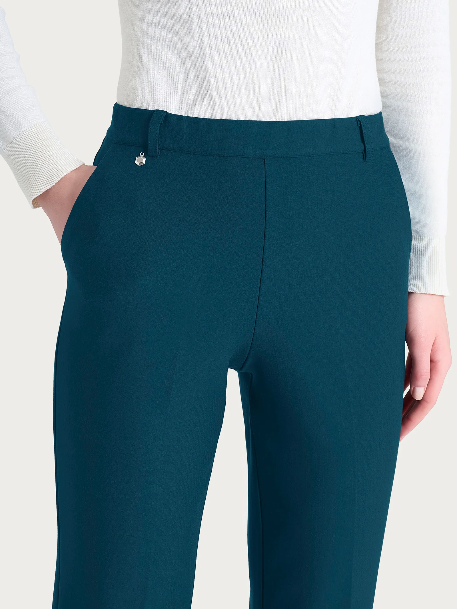 Pantalone ampio con tasche e risvolto in Compact - Reflecting Pond - Image 5