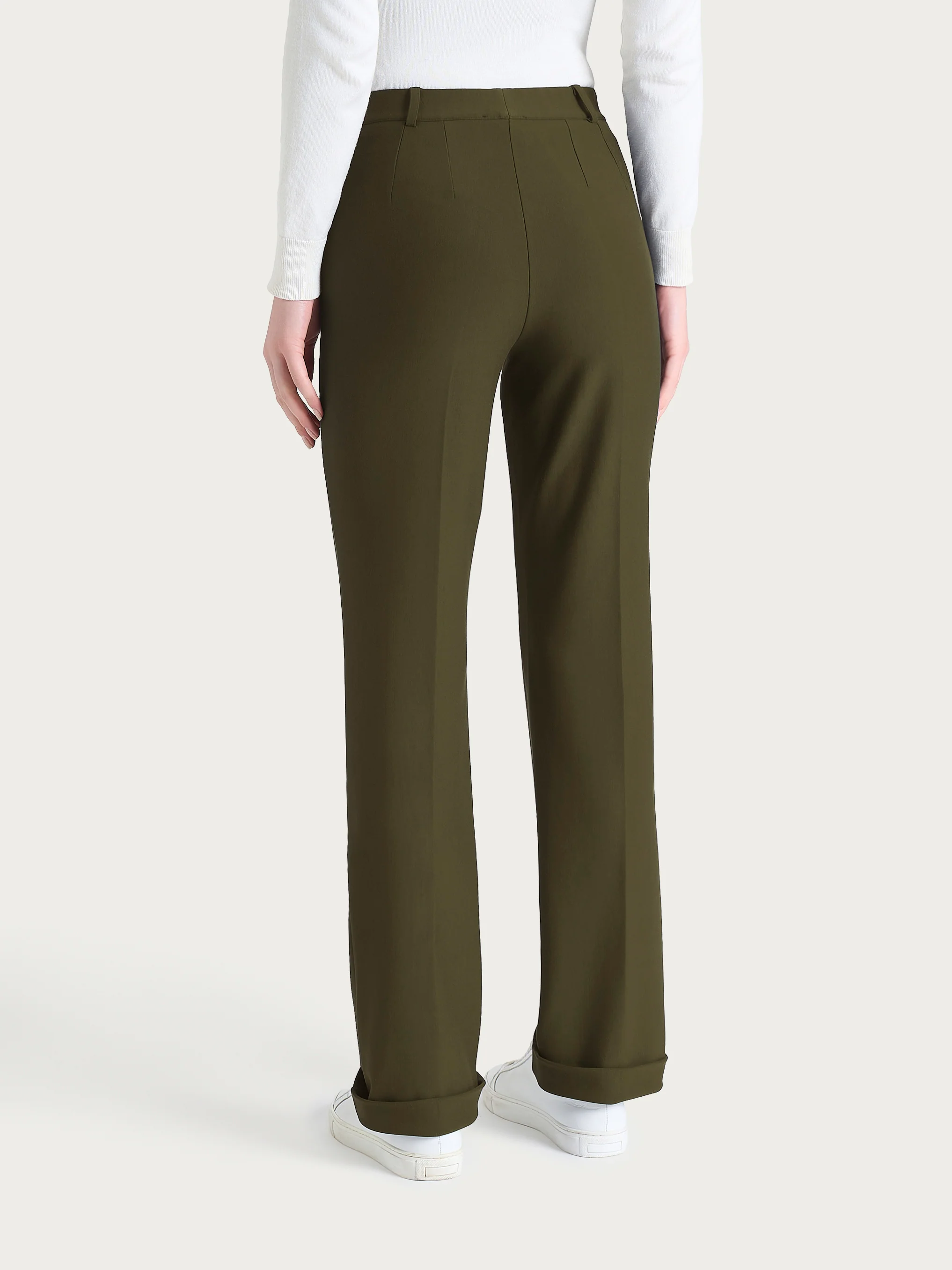 Pantalone ampio con tasche e risvolto in Compact - Dark Olive - Image 4