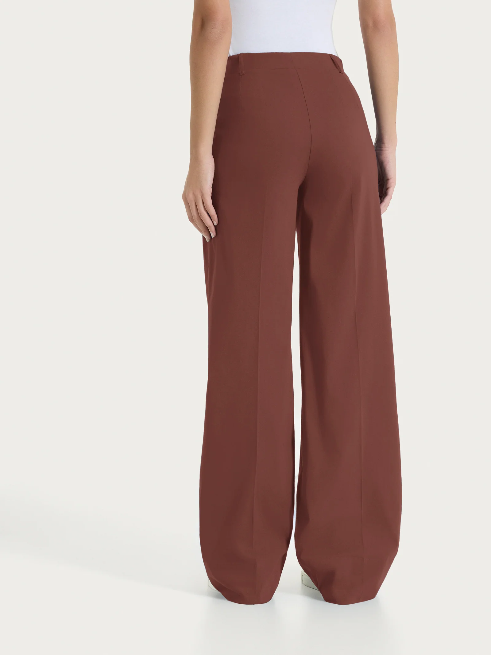 Pantalone ampio con tasche e risvolto in Super Fresh - Cappuccino - Image 3