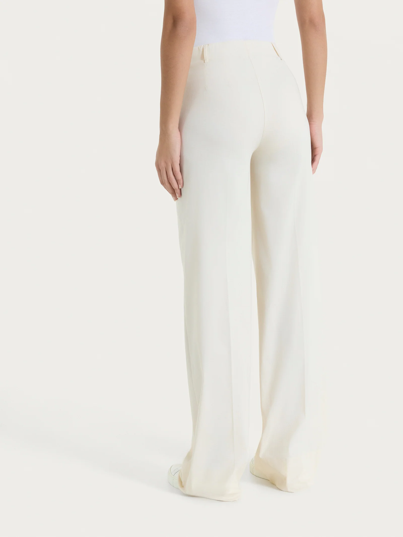 Pantalone ampio con tasche e risvolto in Super Fresh - Whitecap Gray - Image 4