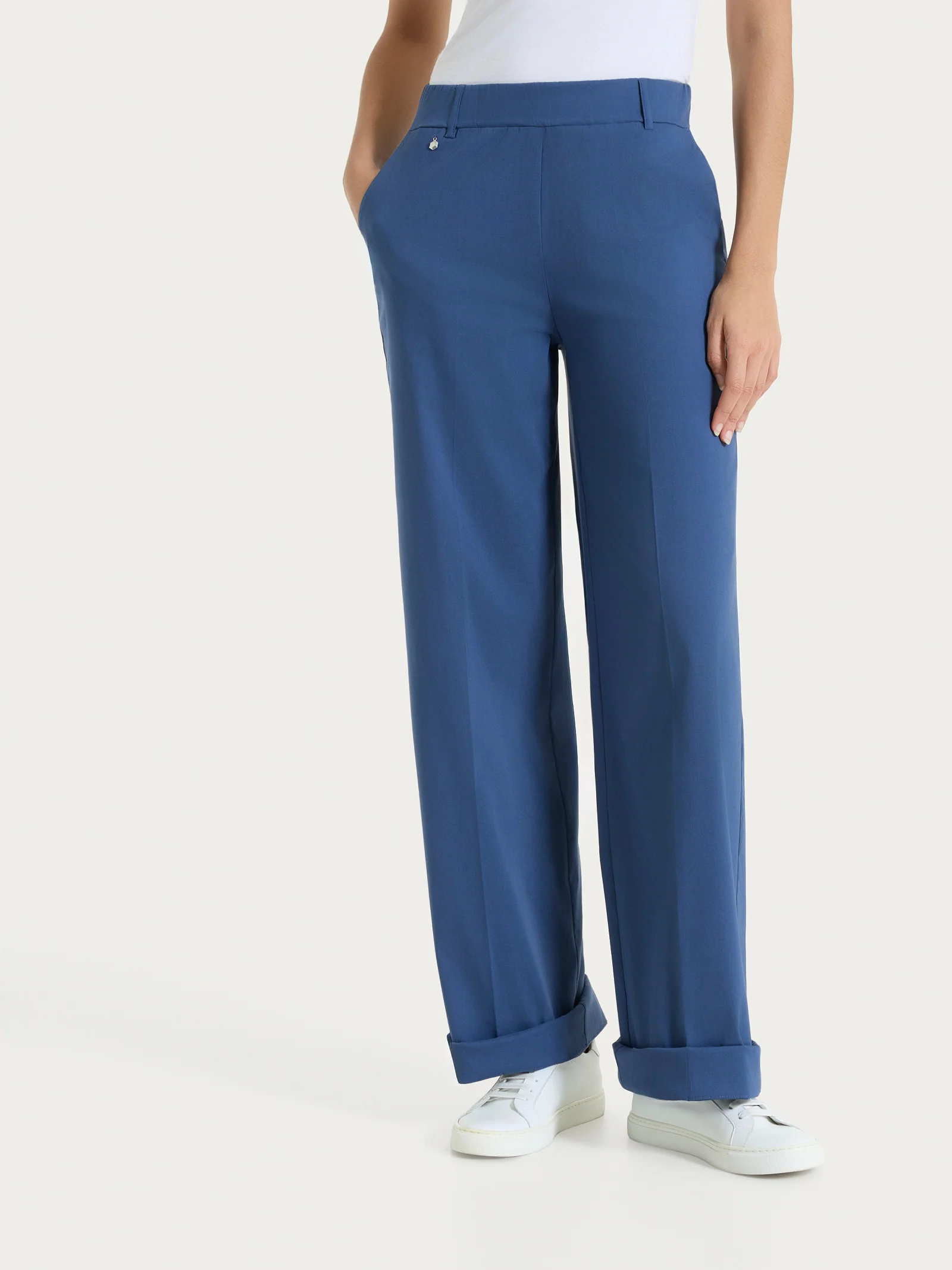 Pantalone ampio con tasche e risvolto in Super Fresh - Oceana - Image 2